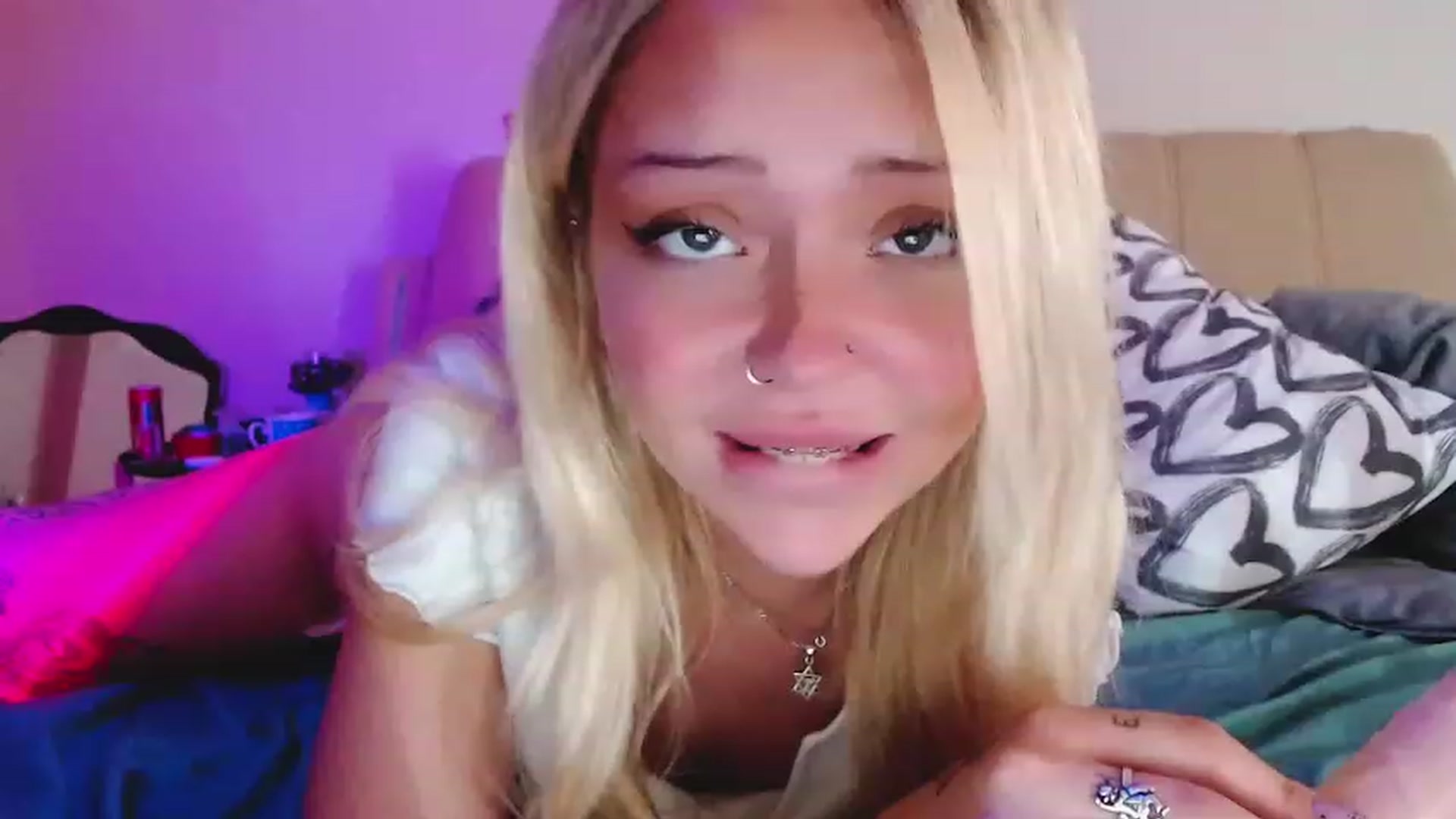 Gallery image thumbnail from Sk8Gurl420's myfreecams stream on, 12/15/2022, 07:43 image 7 of 20