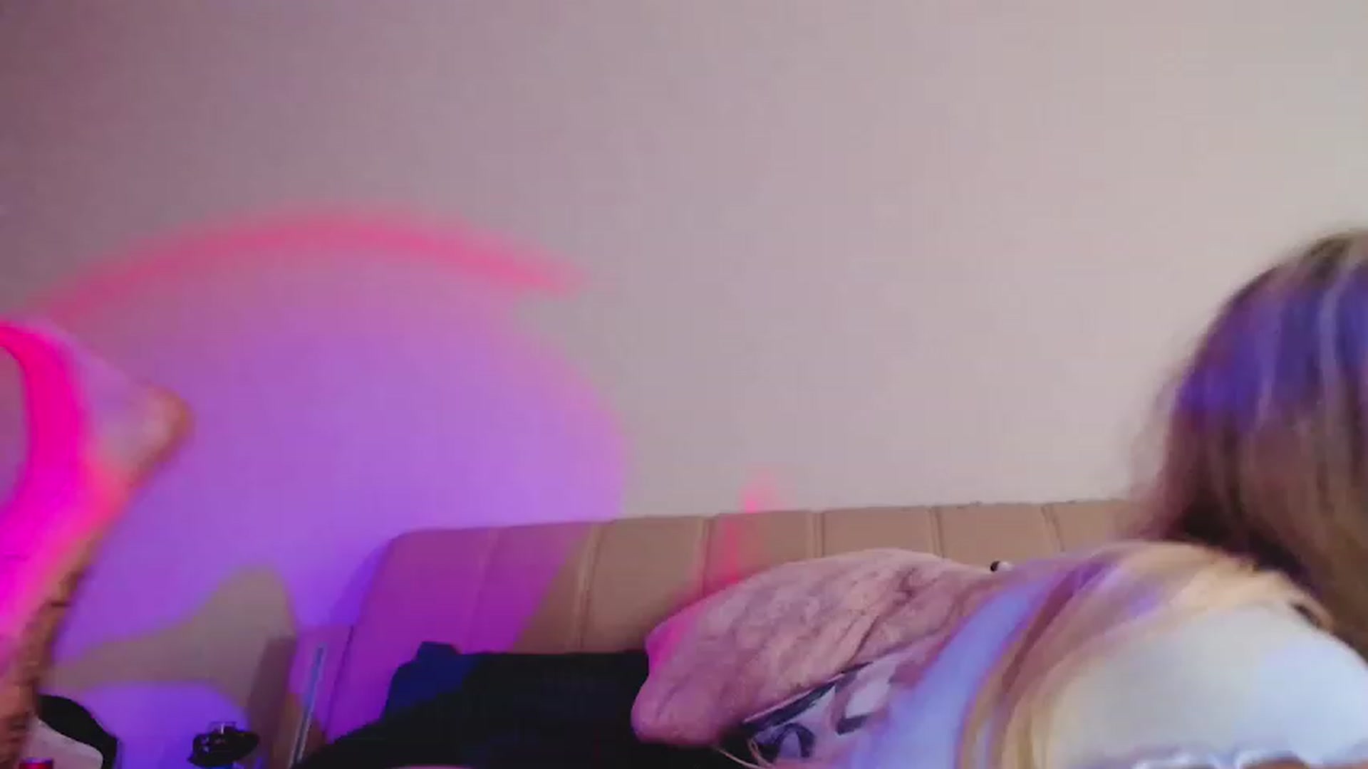 Gallery image thumbnail from Sk8Gurl420's myfreecams stream on, 12/15/2022, 07:43 image 4 of 20