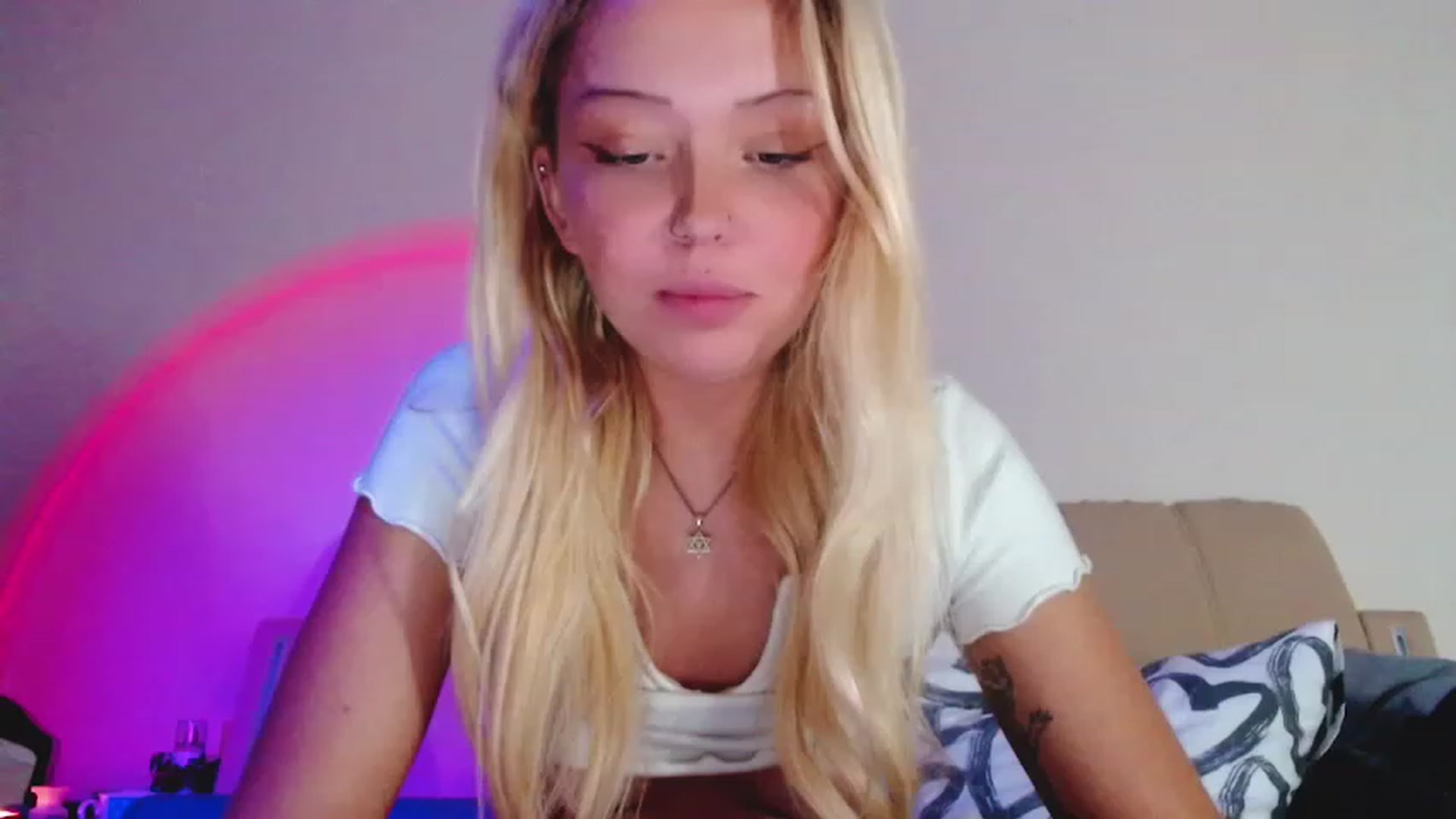 Gallery image thumbnail from Sk8Gurl420's myfreecams stream on, 12/16/2022, 18:07 image 4 of 20