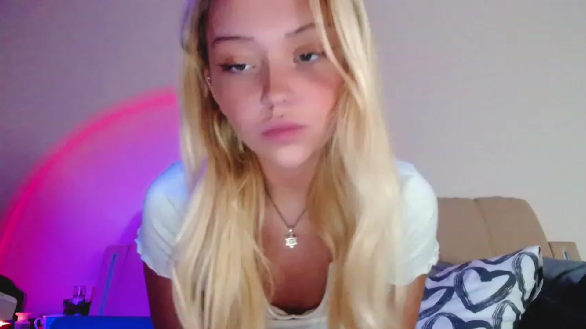 Gallery image thumbnail from Sk8Gurl420's myfreecams stream on, 12/16/2022, 18:07 image 5 of 20