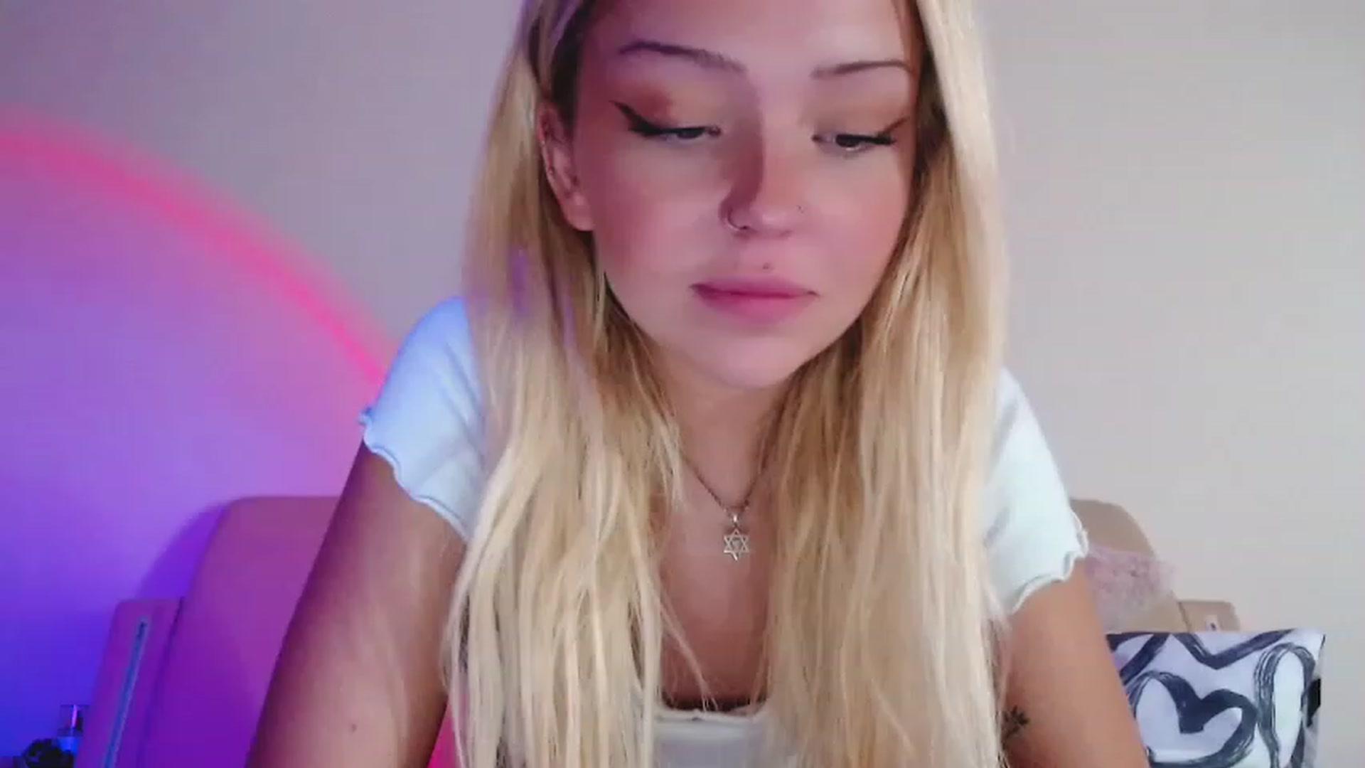 Gallery image thumbnail from Sk8Gurl420's myfreecams stream on, 12/17/2022, 14:02 image 19 of 20