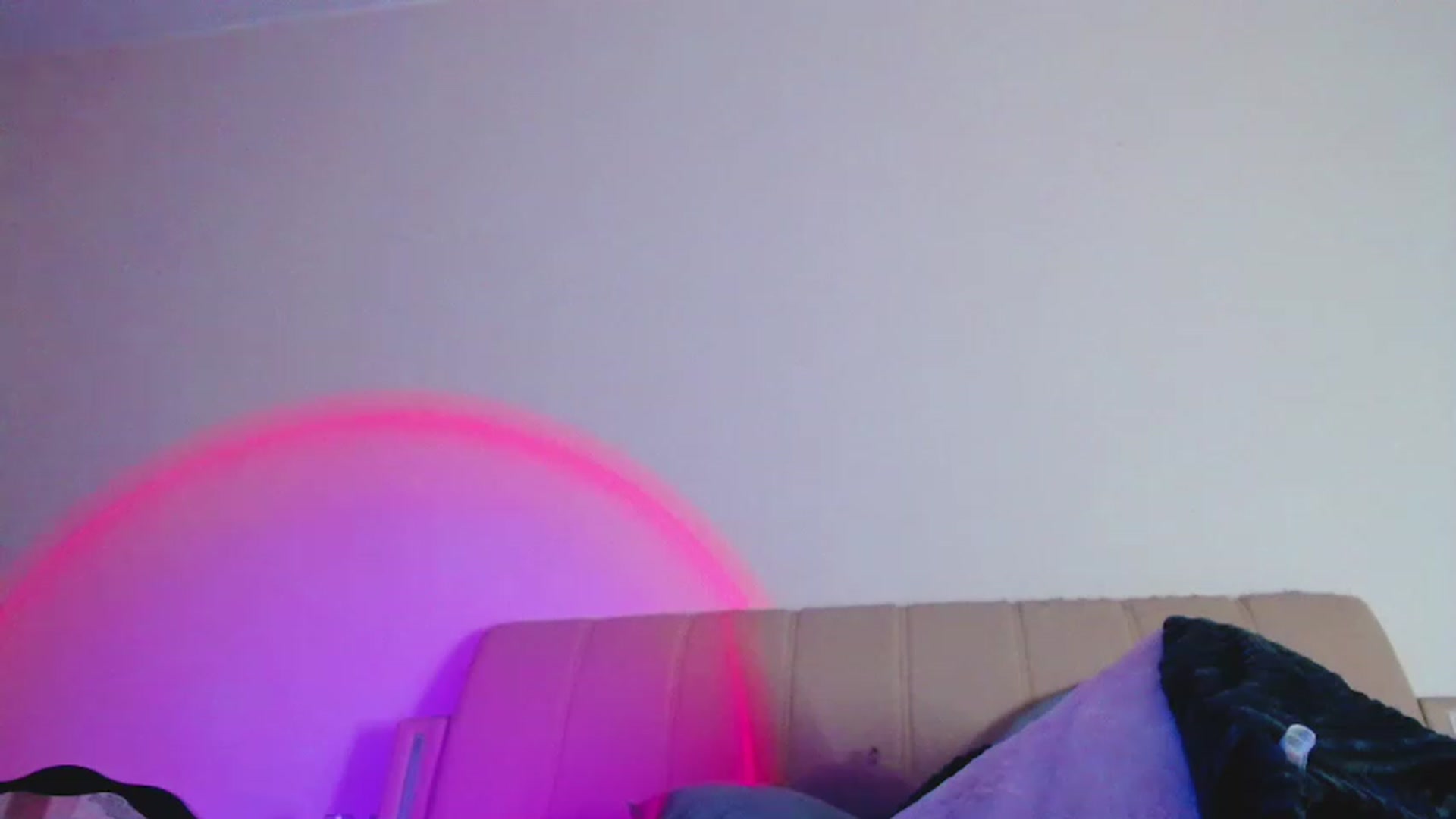 Gallery image thumbnail from Sk8Gurl420's myfreecams stream on, 12/18/2022, 17:08 image 19 of 20