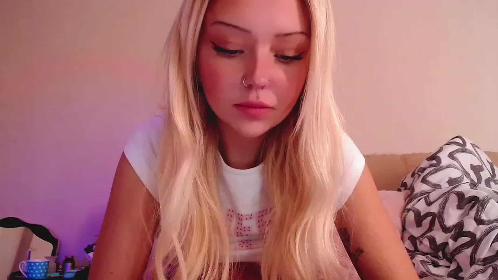 Gallery image thumbnail from Sk8Gurl420's myfreecams stream on, 12/22/2022, 09:27 image 11 of 20