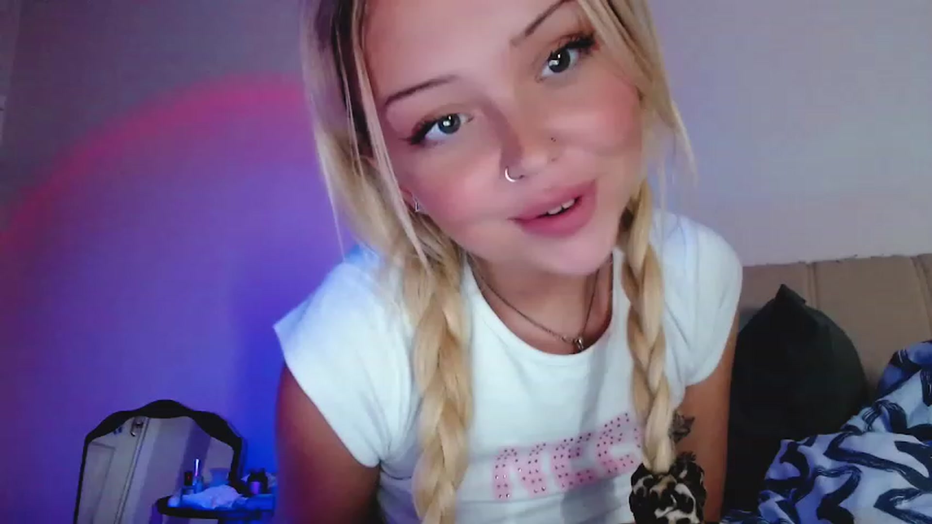 Gallery image thumbnail from Sk8Gurl420's myfreecams stream on, 12/22/2022, 18:28 image 20 of 20