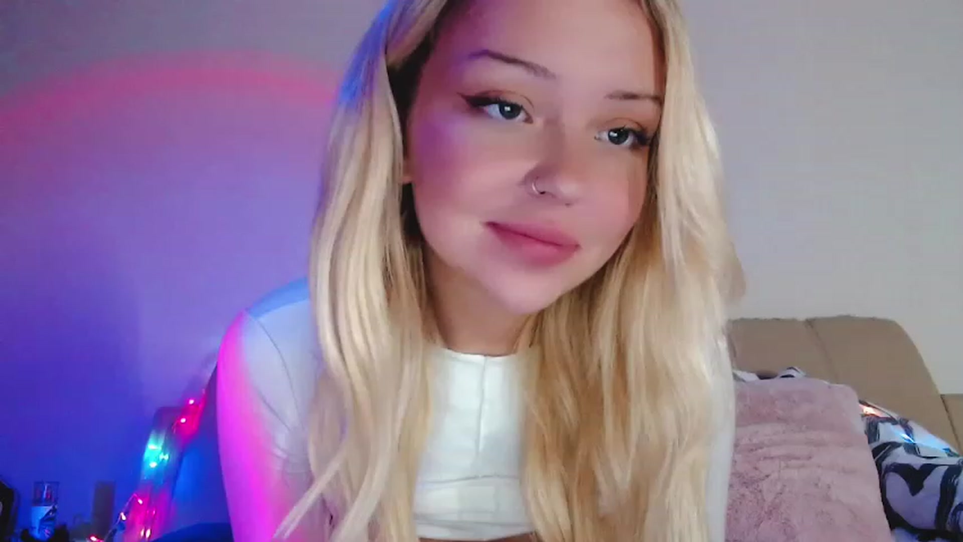 Gallery image thumbnail from Sk8Gurl420's myfreecams stream on, 12/24/2022, 15:20 image 8 of 20