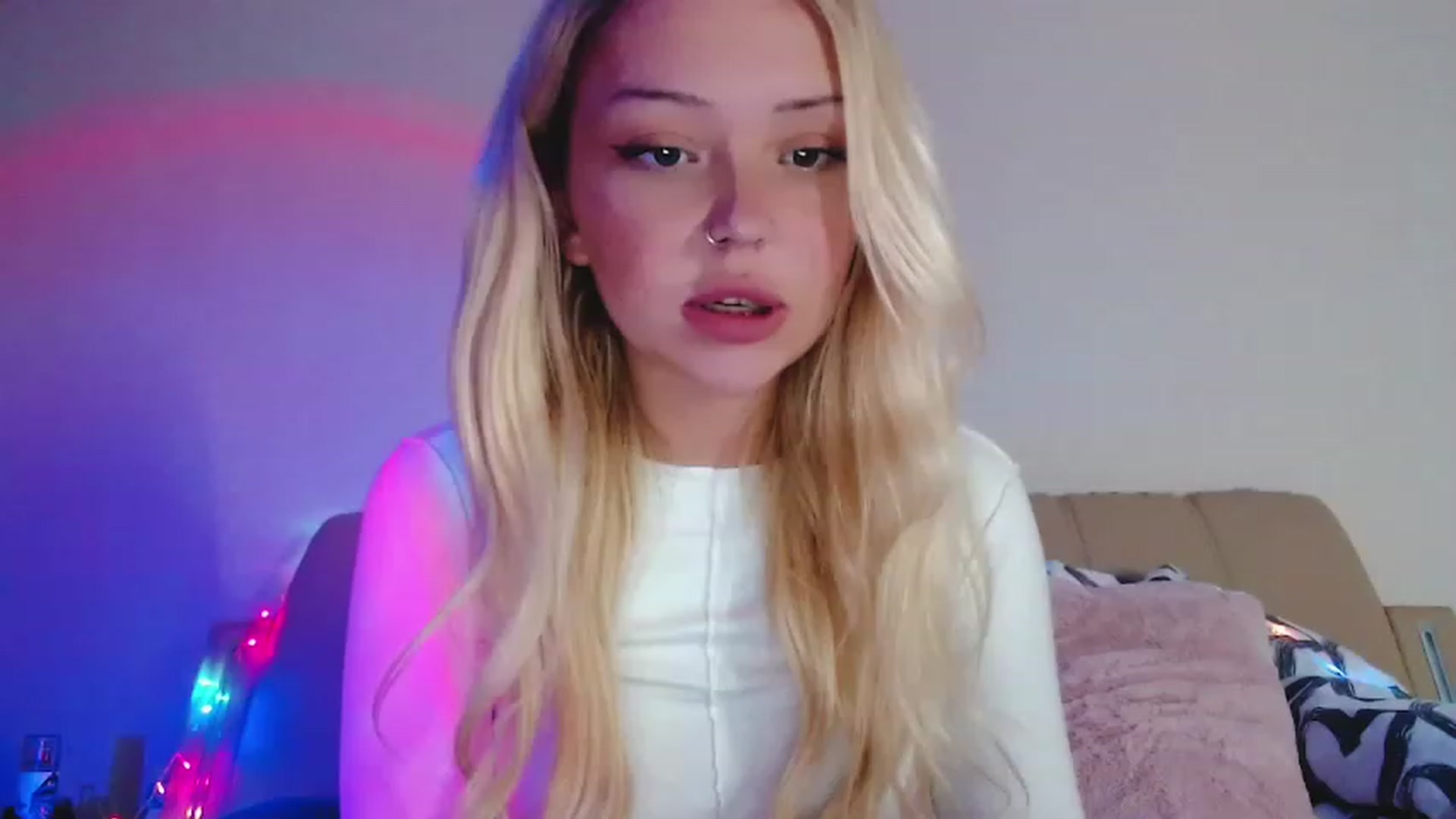 Gallery image thumbnail from Sk8Gurl420's myfreecams stream on, 12/24/2022, 15:20 image 7 of 20