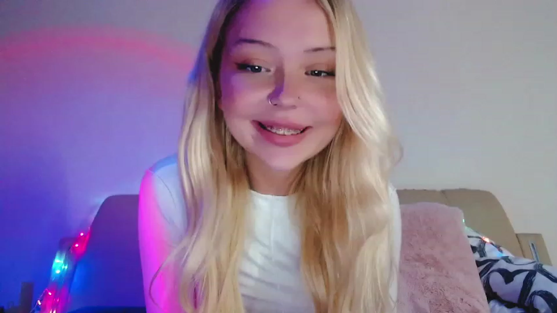 Gallery image thumbnail from Sk8Gurl420's myfreecams stream on, 12/24/2022, 15:20 image 5 of 20