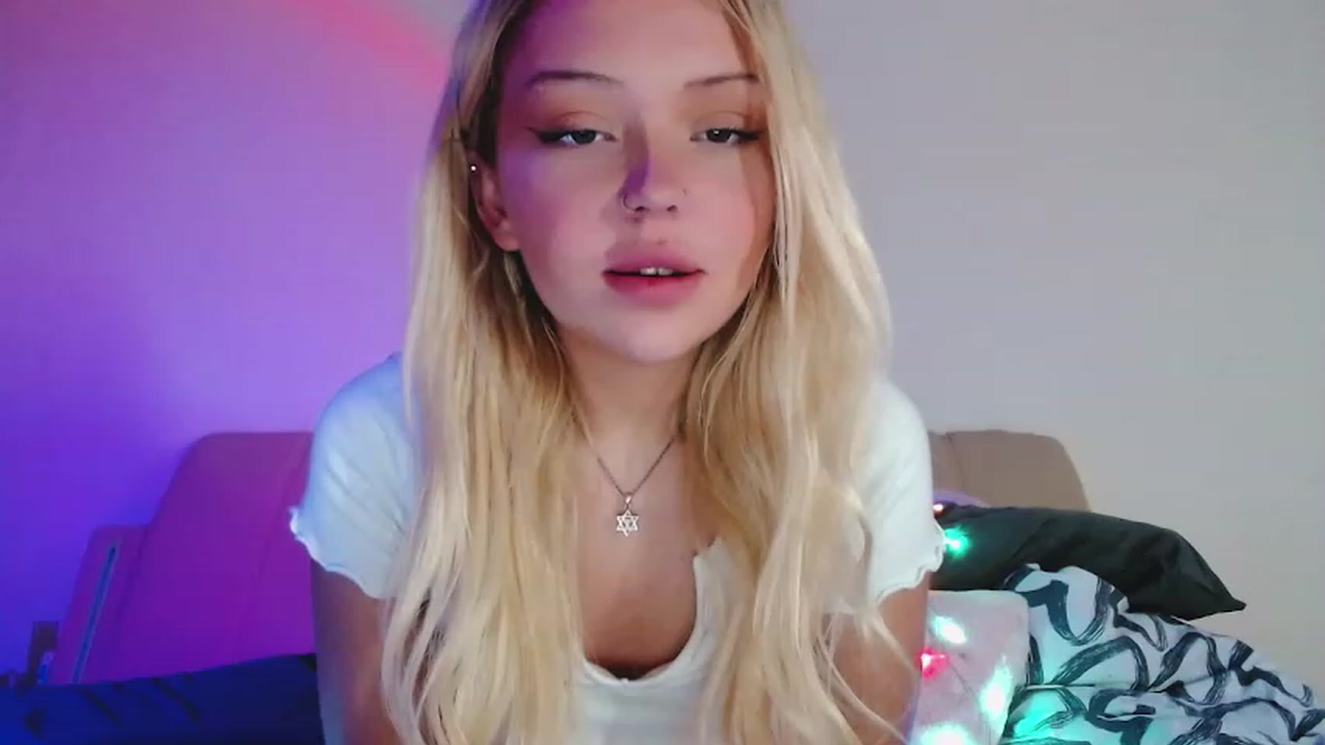 Gallery image thumbnail from Sk8Gurl420's myfreecams stream on, 12/25/2022, 06:17 image 13 of 20