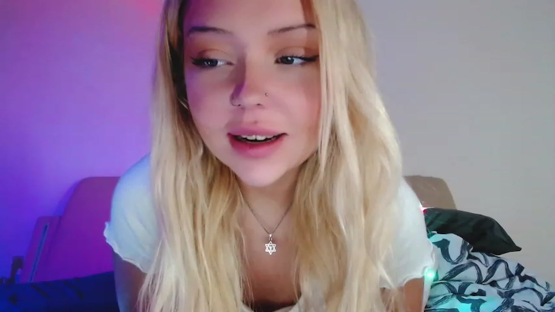 Gallery image thumbnail from Sk8Gurl420's myfreecams stream on, 12/25/2022, 06:17 image 8 of 20
