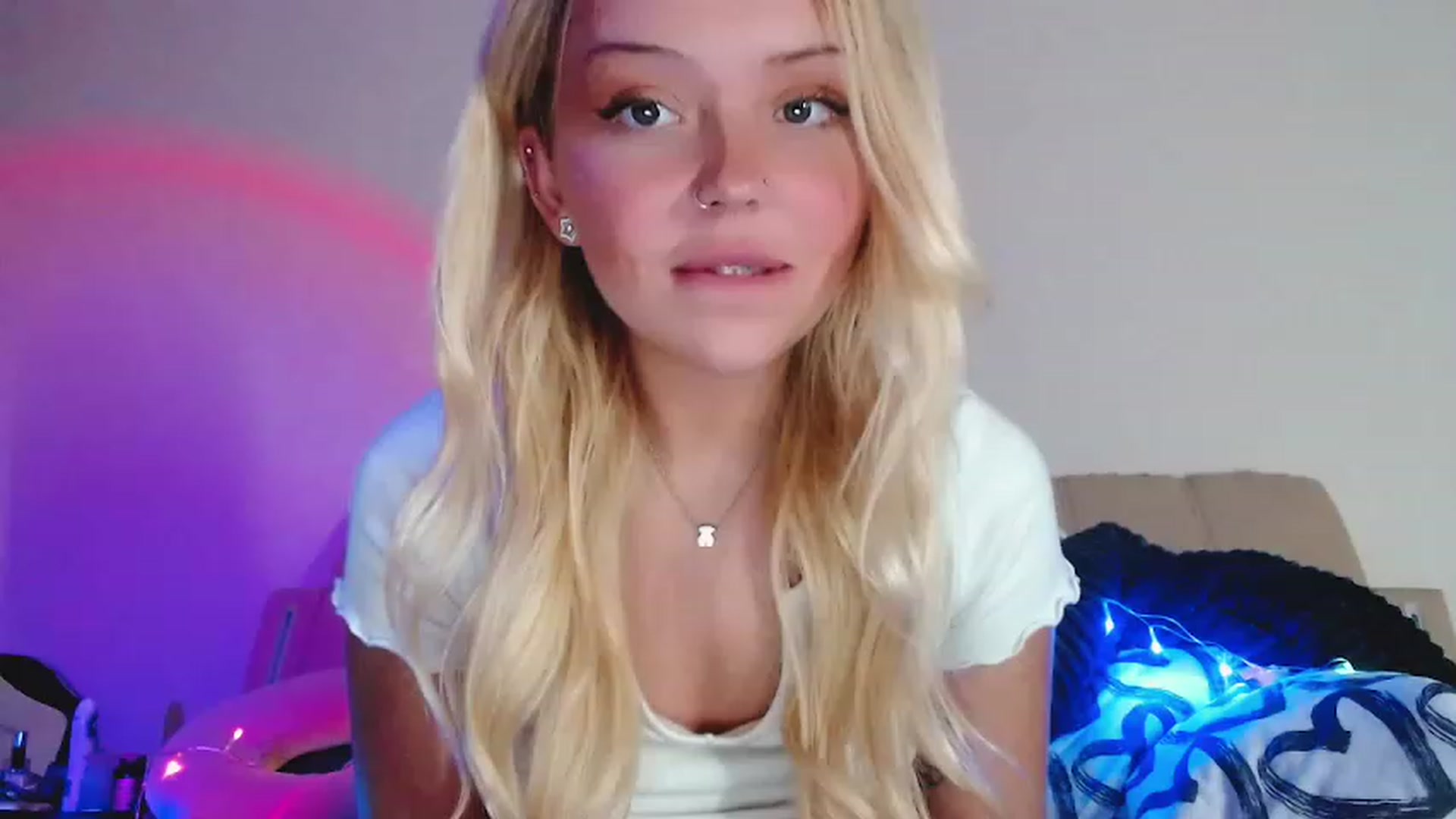Gallery image thumbnail from Sk8Gurl420's myfreecams stream on, 12/29/2022, 17:17 image 18 of 20