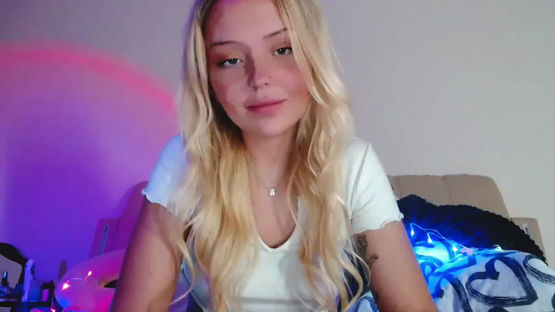 Gallery image thumbnail from Sk8Gurl420's myfreecams stream on, 12/29/2022, 17:17 image 5 of 20