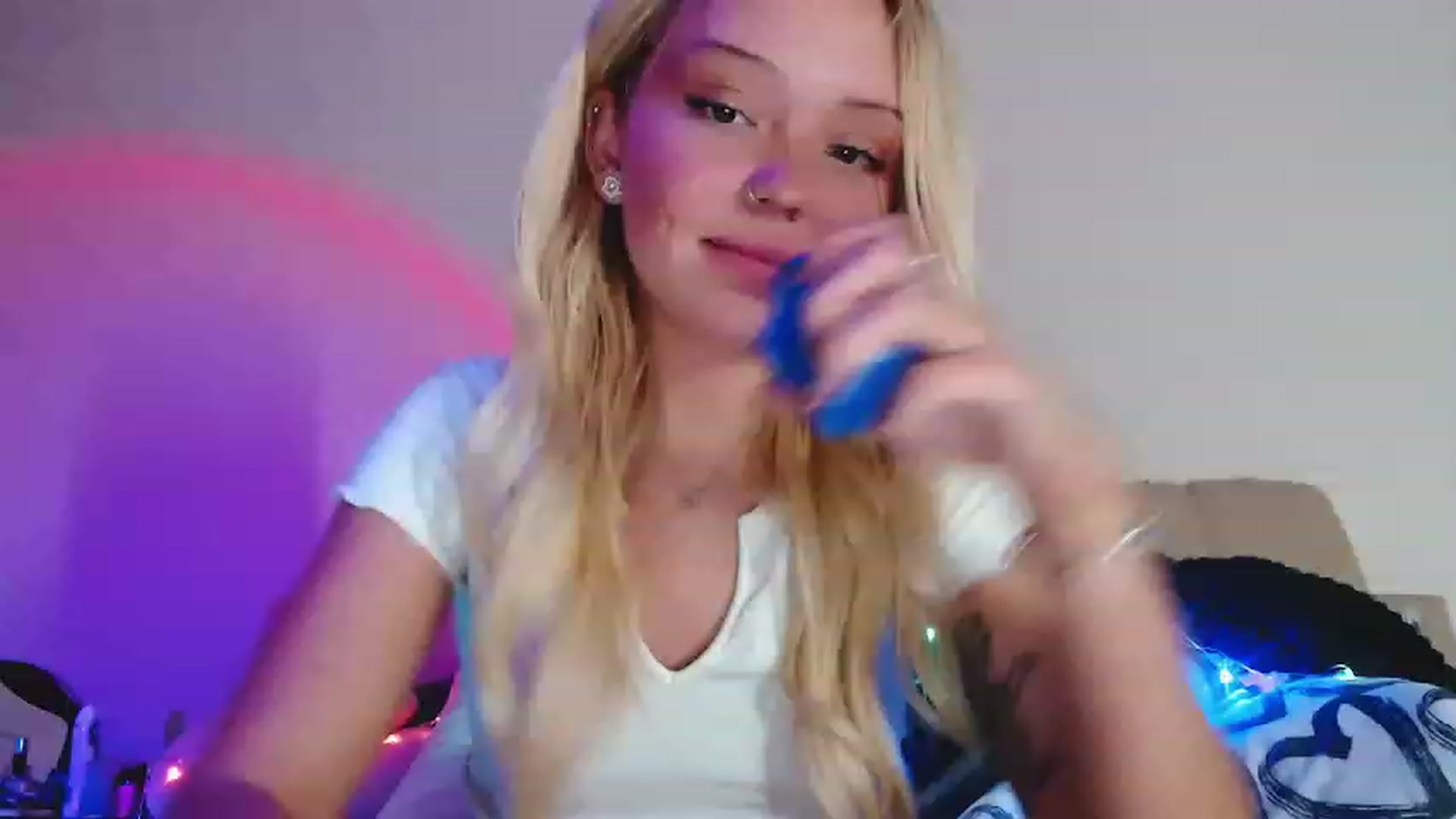 Gallery image thumbnail from Sk8Gurl420's myfreecams stream on, 12/29/2022, 17:17 image 19 of 20