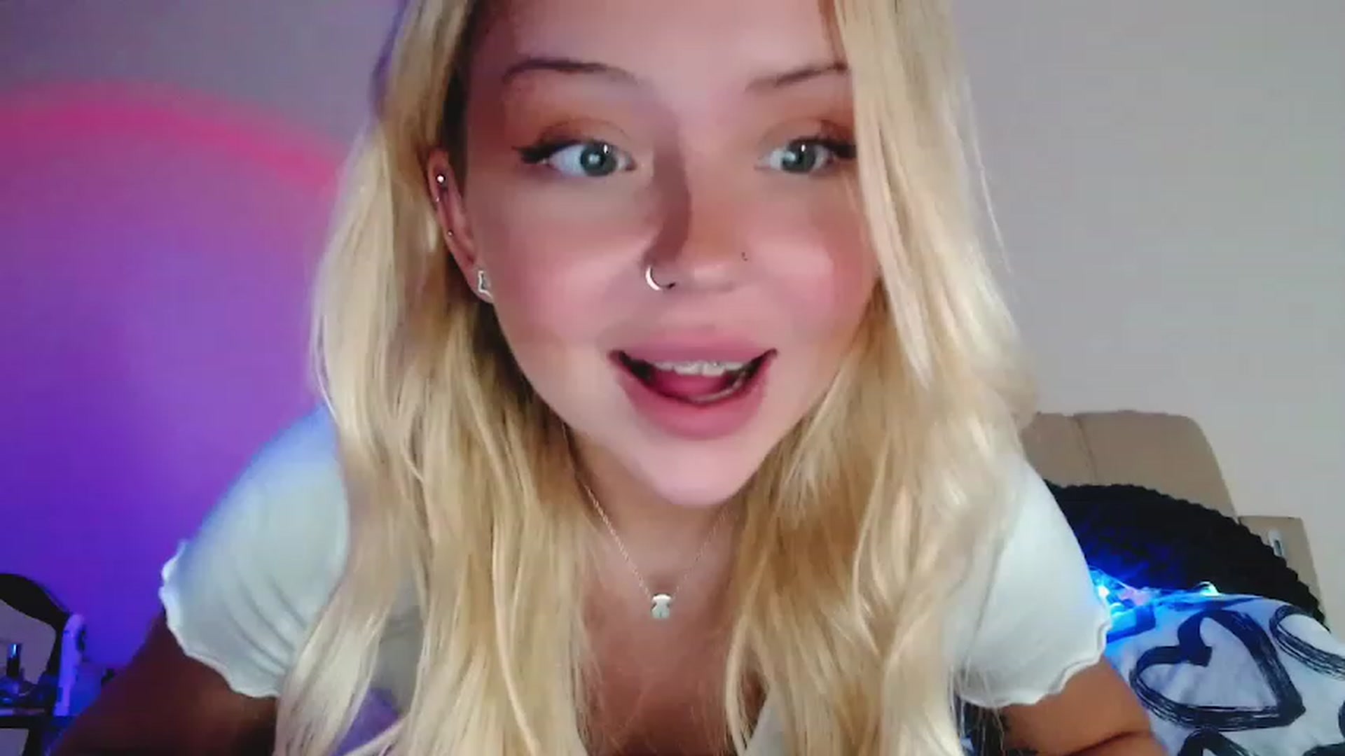 Gallery image thumbnail from Sk8Gurl420's myfreecams stream on, 12/29/2022, 17:17 image 6 of 20