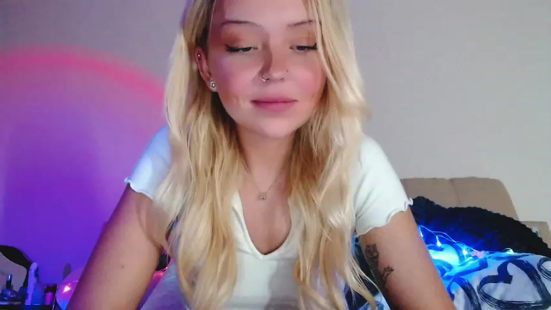 Gallery image thumbnail from Sk8Gurl420's myfreecams stream on, 12/29/2022, 17:17 image 20 of 20