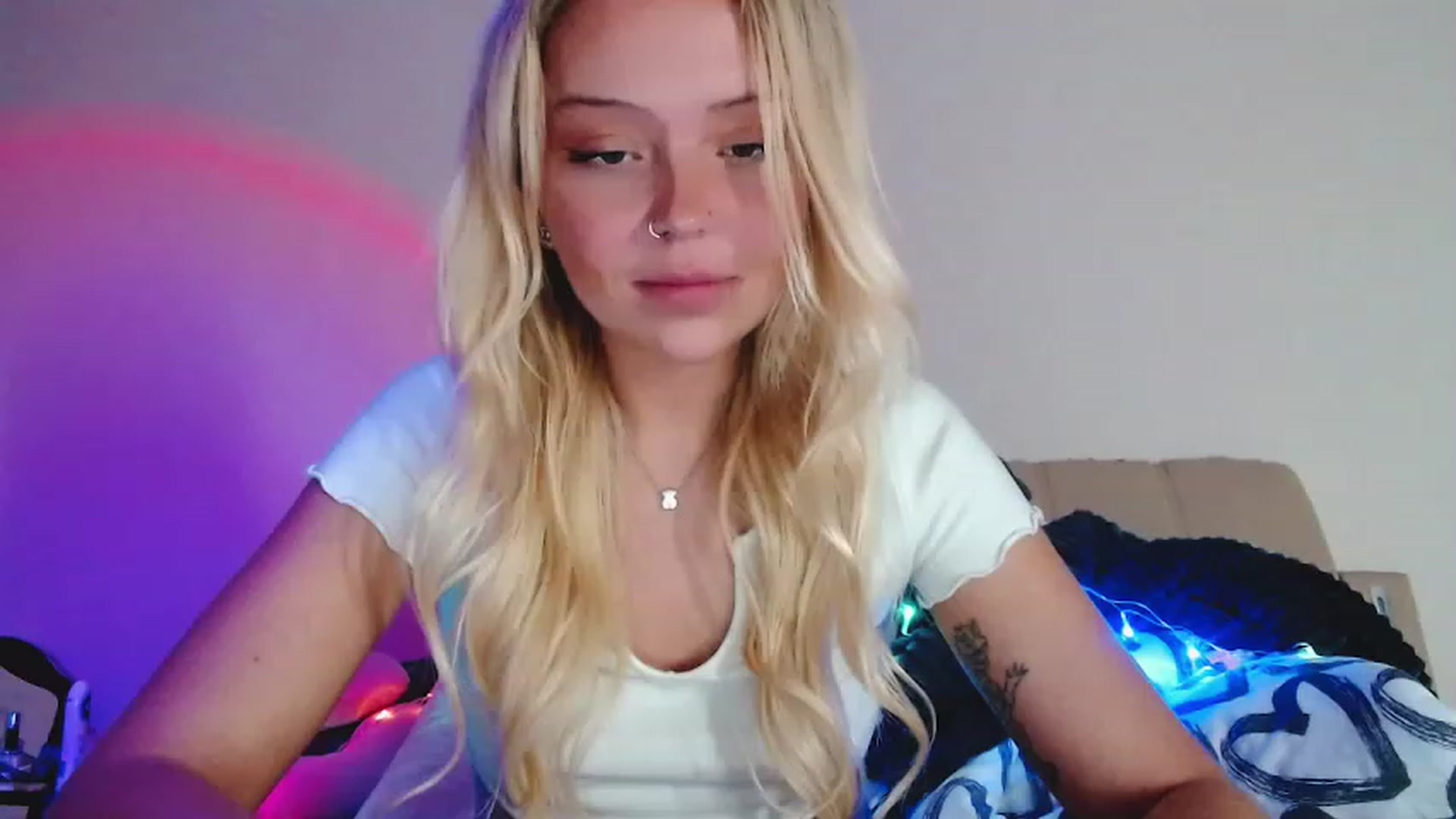 Gallery image thumbnail from Sk8Gurl420's myfreecams stream on, 12/29/2022, 17:17 image 2 of 20