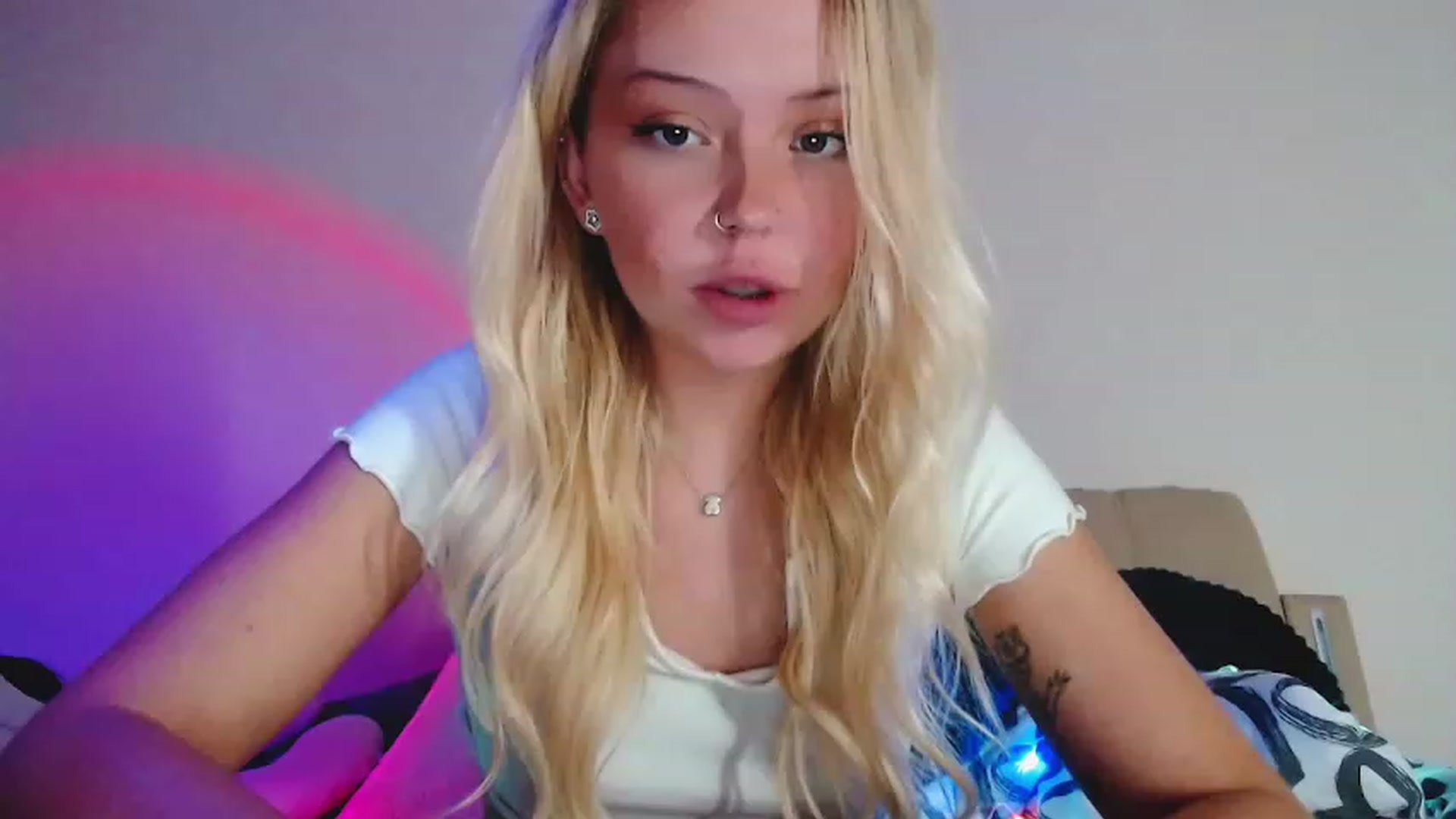 Gallery image thumbnail from Sk8Gurl420's myfreecams stream on, 12/29/2022, 17:51 image 11 of 20