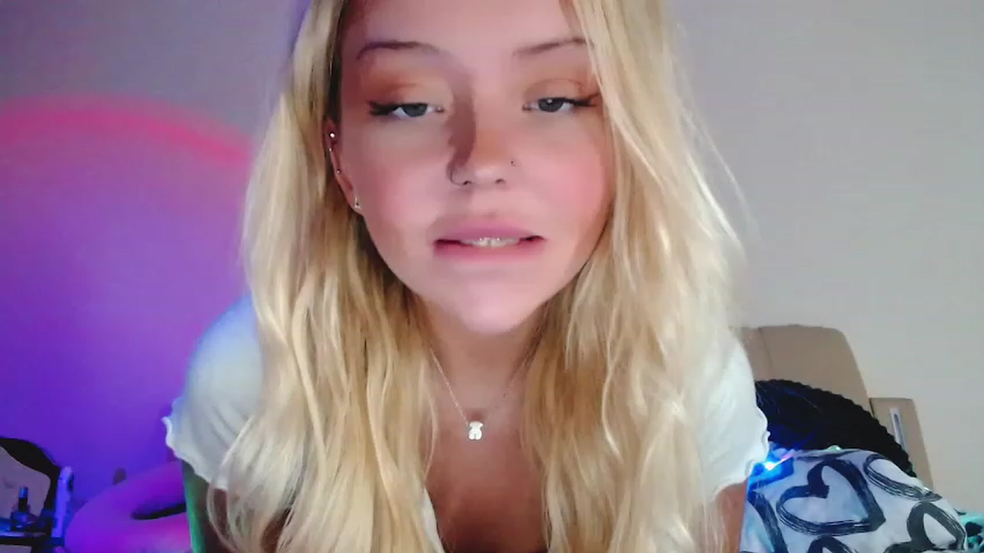 Gallery image thumbnail from Sk8Gurl420's myfreecams stream on, 12/29/2022, 17:51 image 9 of 20