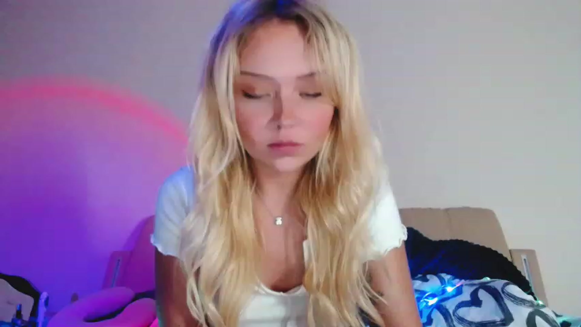 Gallery image thumbnail from Sk8Gurl420's myfreecams stream on, 12/29/2022, 17:51 image 5 of 20