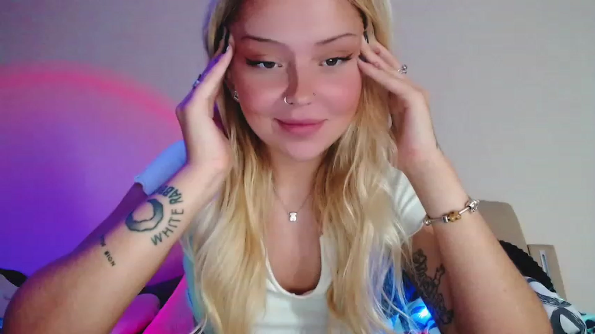 Gallery image thumbnail from Sk8Gurl420's myfreecams stream on, 12/29/2022, 17:51 image 8 of 20