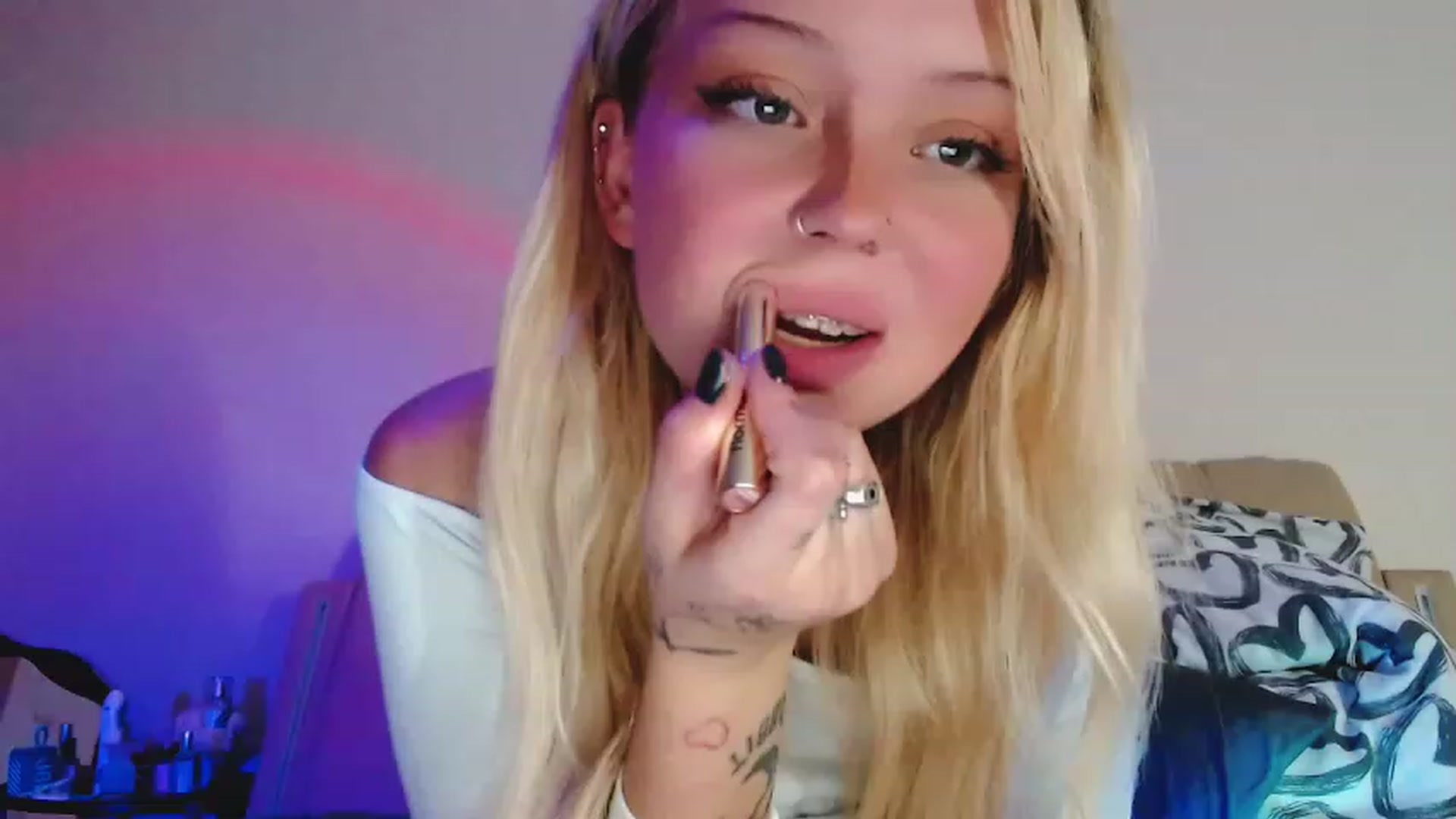 Gallery image thumbnail from Sk8Gurl420's myfreecams stream on, 12/30/2022, 19:16 image 10 of 20