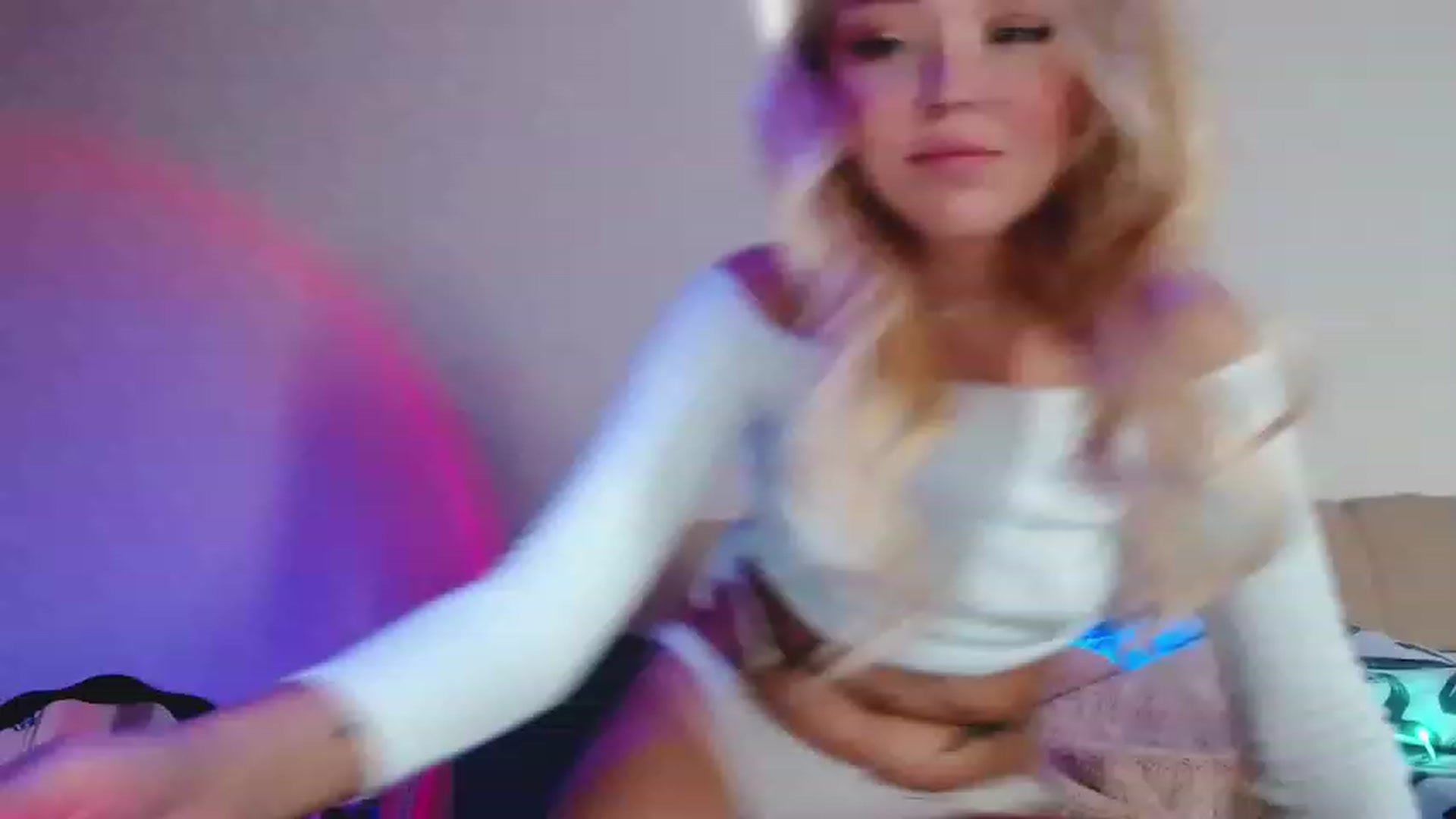 Gallery image thumbnail from Sk8Gurl420's myfreecams stream on, 12/31/2022, 14:50 image 13 of 20