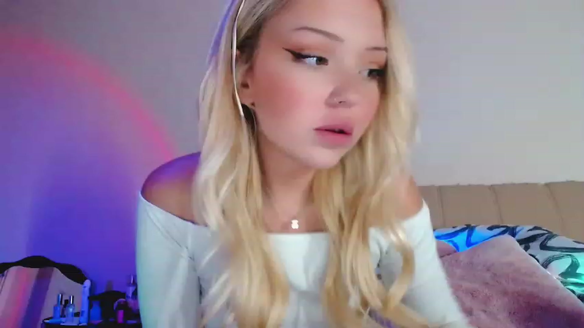 Gallery image thumbnail from Sk8Gurl420's myfreecams stream on, 12/31/2022, 14:50 image 14 of 20