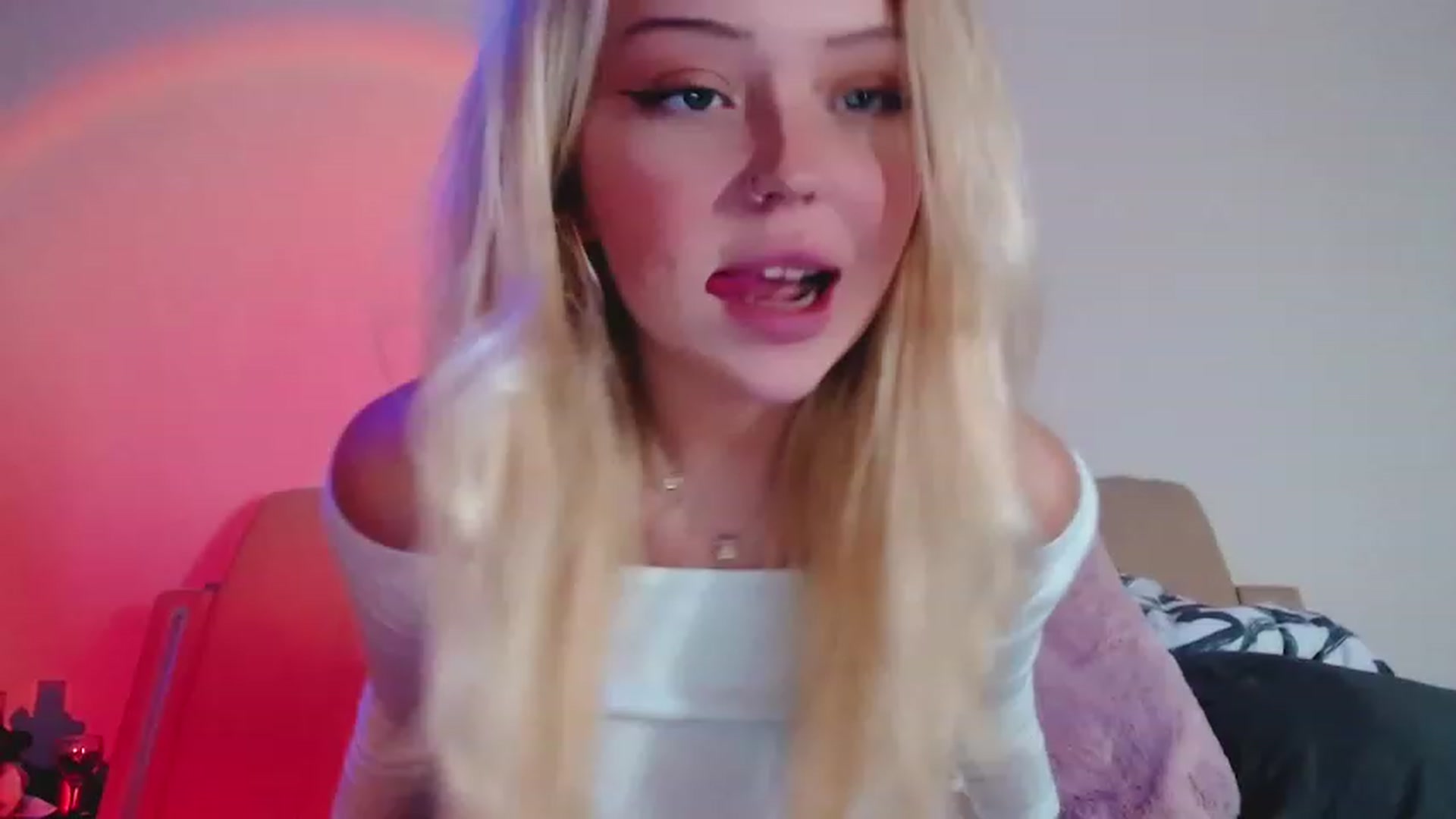 Gallery image thumbnail from Sk8Gurl420's myfreecams stream on, 01/03/2023, 19:44 image 5 of 20