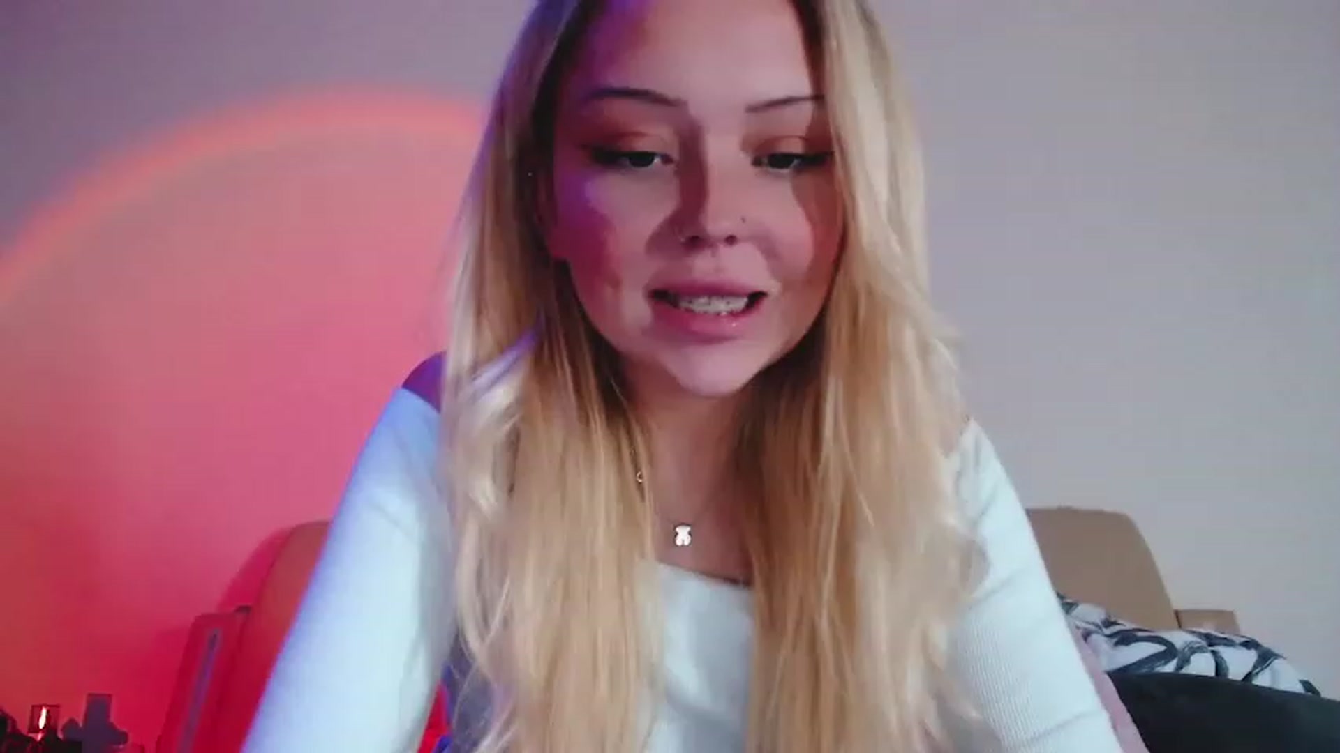 Gallery image thumbnail from Sk8Gurl420's myfreecams stream on, 01/03/2023, 19:44 image 7 of 20