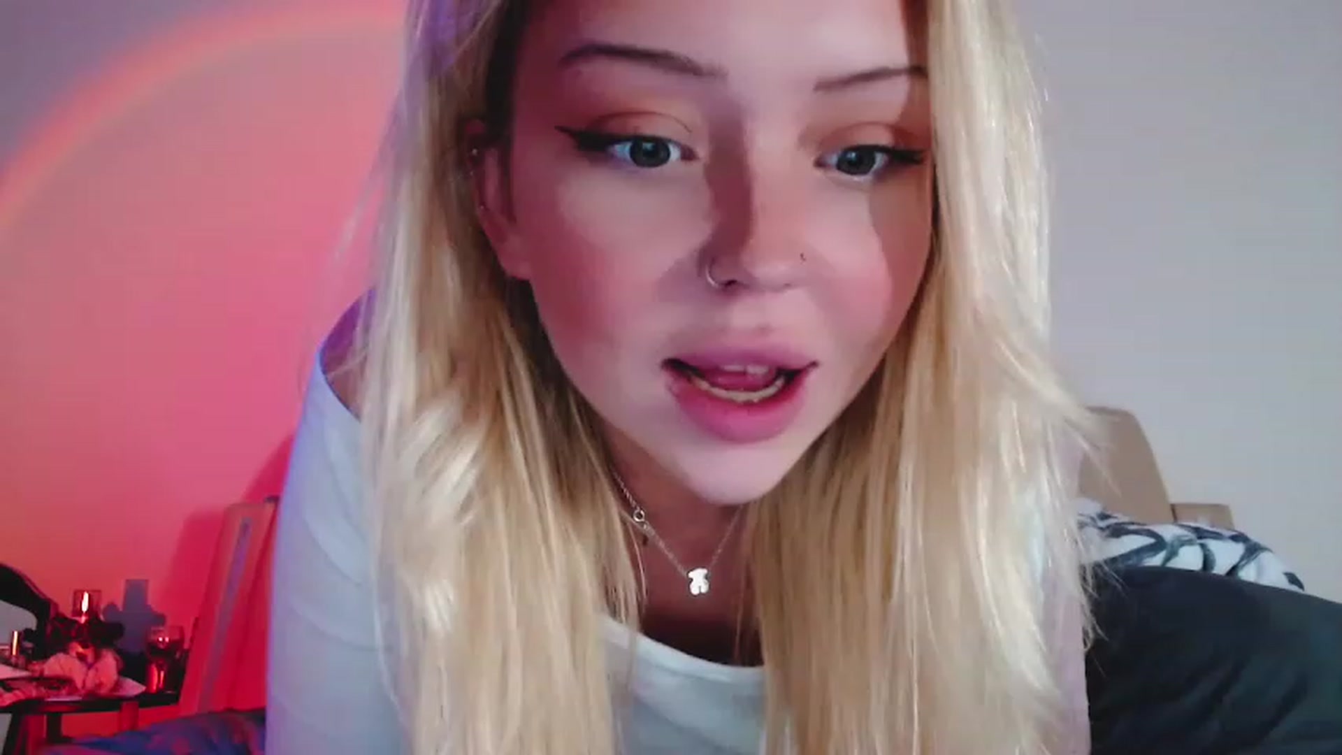 Gallery image thumbnail from Sk8Gurl420's myfreecams stream on, 01/03/2023, 19:44 image 8 of 20