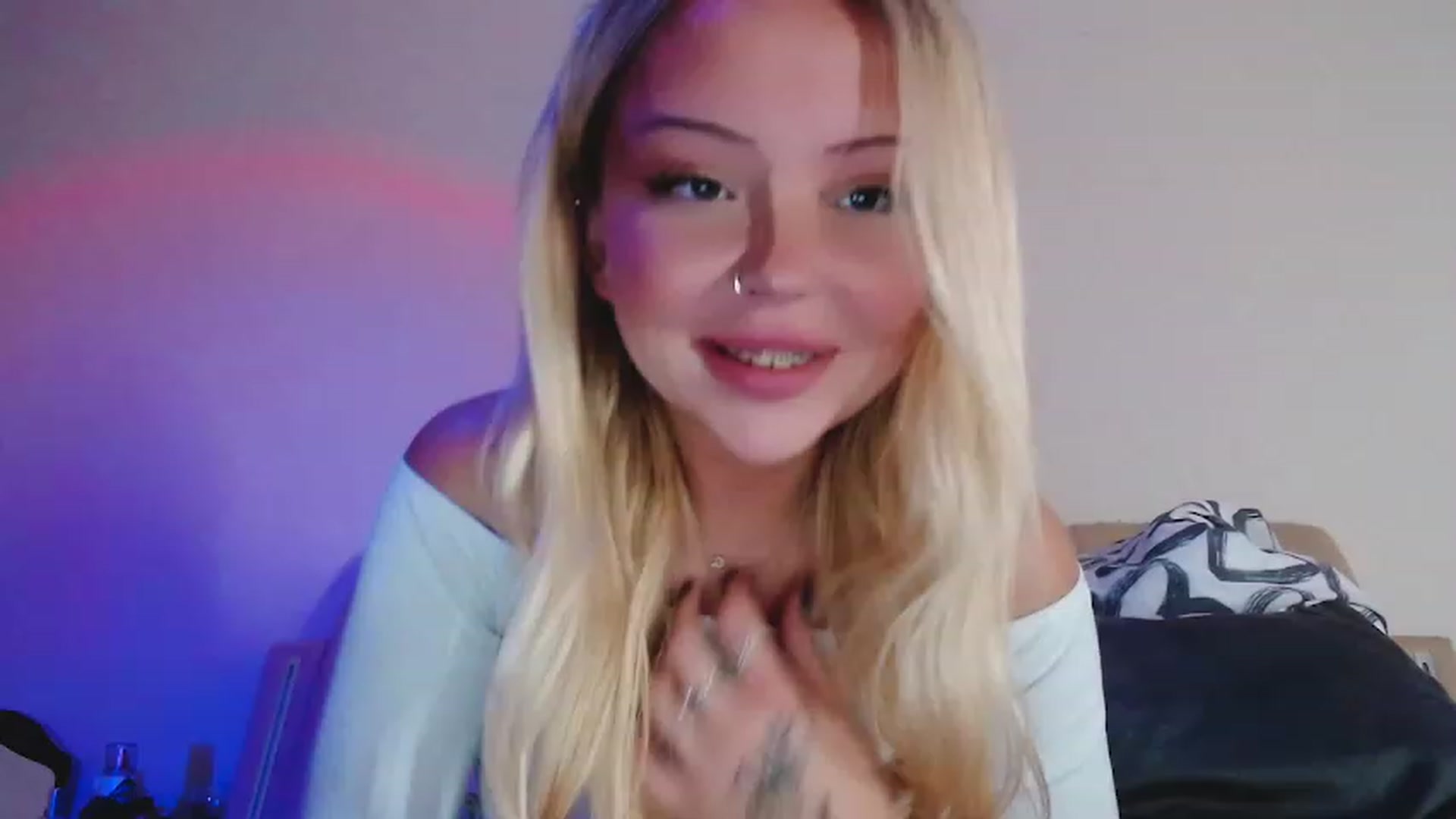 Gallery image thumbnail from Sk8Gurl420's myfreecams stream on, 01/05/2023, 06:50 image 17 of 20
