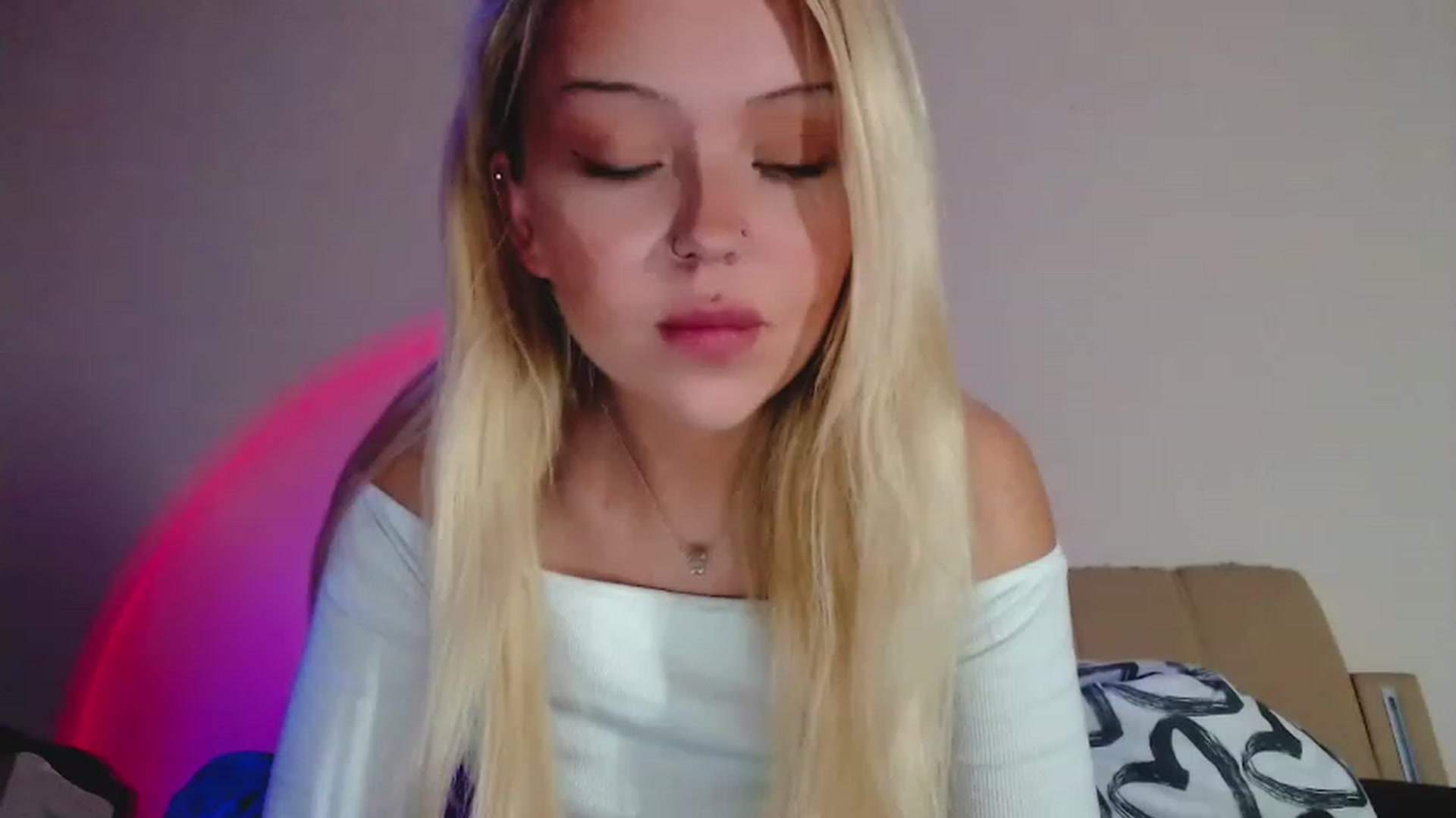 Gallery image thumbnail from Sk8Gurl420's myfreecams stream on, 01/06/2023, 18:24 image 5 of 20