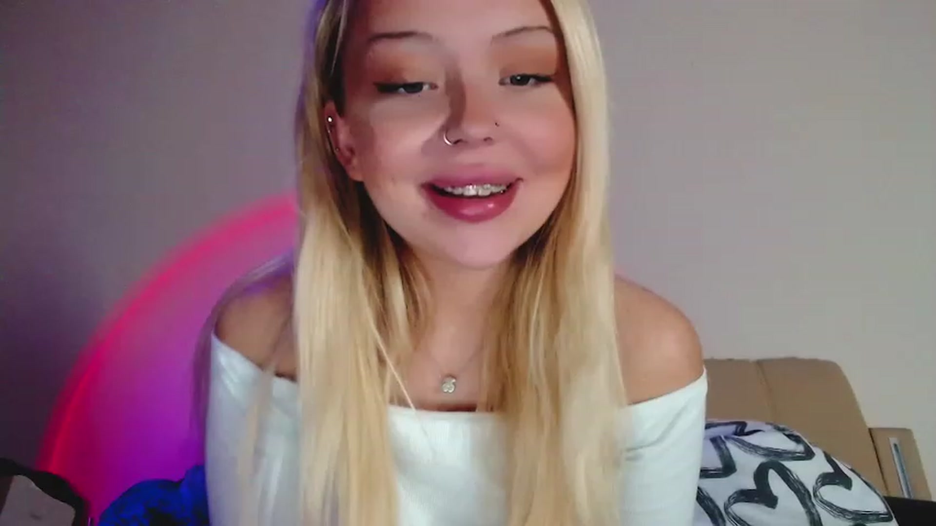 Gallery image thumbnail from Sk8Gurl420's myfreecams stream on, 01/06/2023, 18:24 image 7 of 20