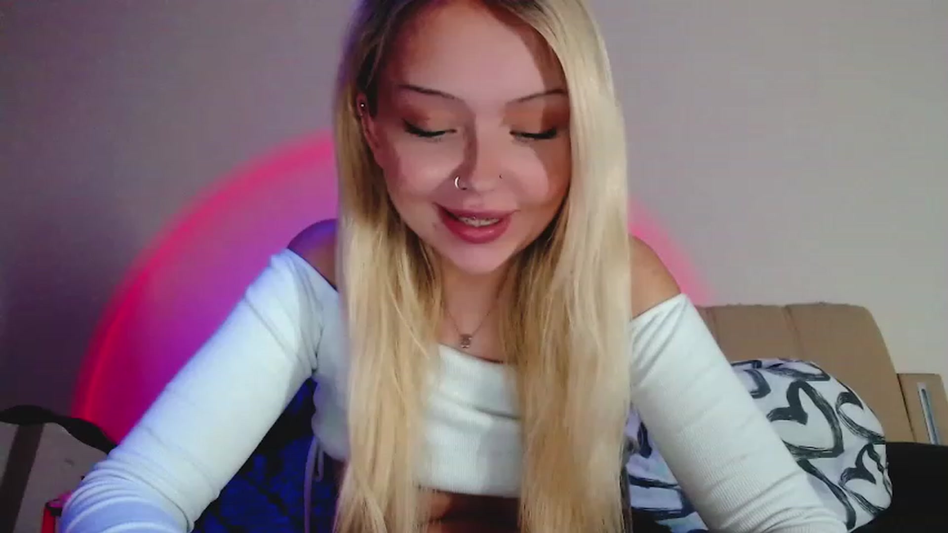 Gallery image thumbnail from Sk8Gurl420's myfreecams stream on, 01/06/2023, 18:24 image 1 of 20