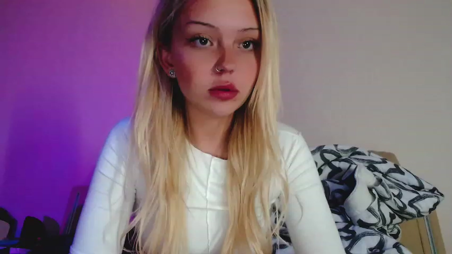 Gallery image thumbnail from Sk8Gurl420's myfreecams stream on, 01/08/2023, 19:04 image 6 of 20