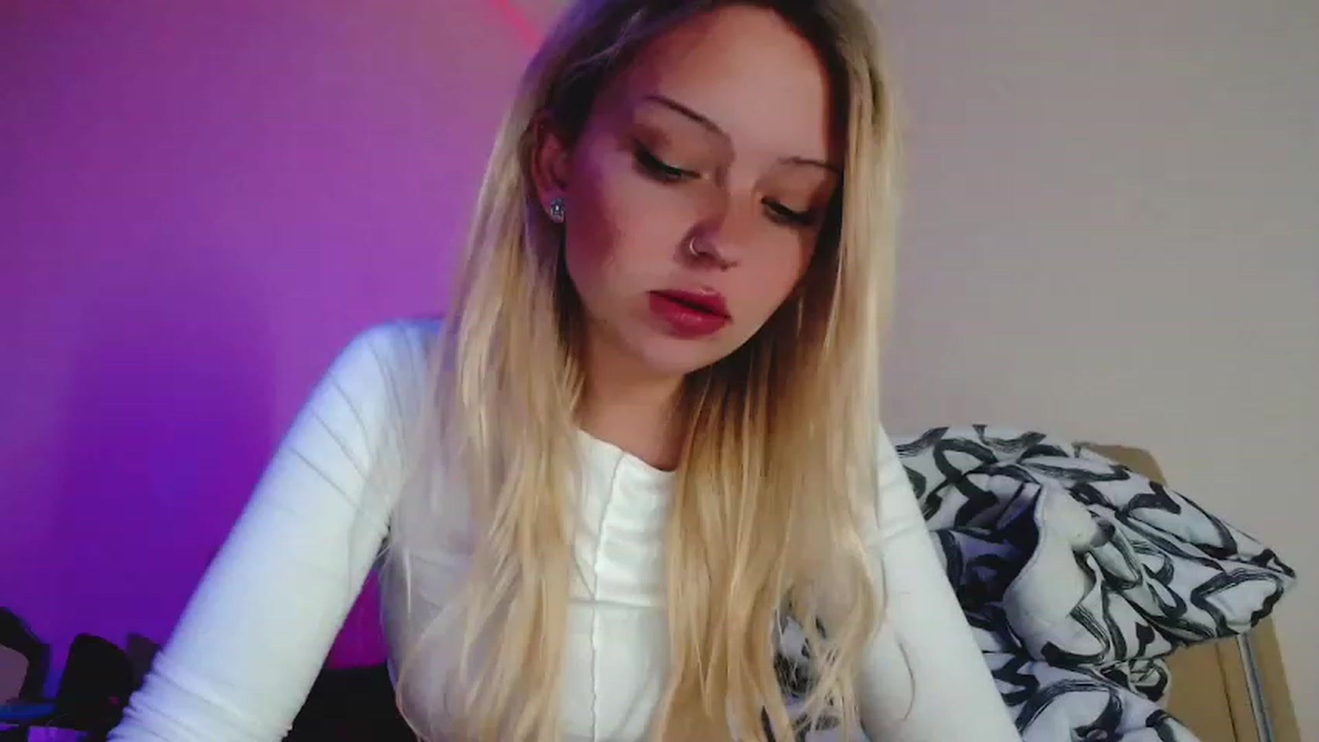 Gallery image thumbnail from Sk8Gurl420's myfreecams stream on, 01/08/2023, 19:04 image 3 of 20