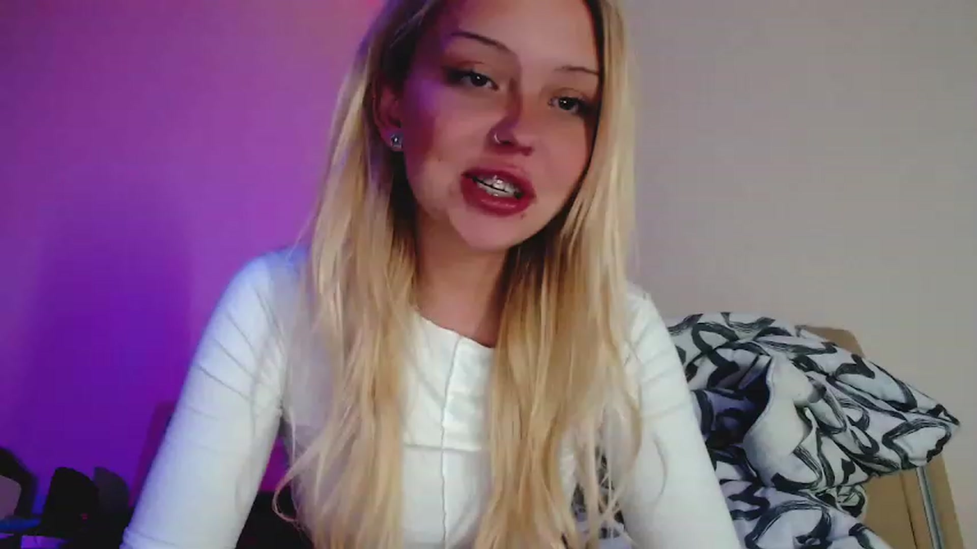 Gallery image thumbnail from Sk8Gurl420's myfreecams stream on, 01/08/2023, 19:04 image 7 of 20