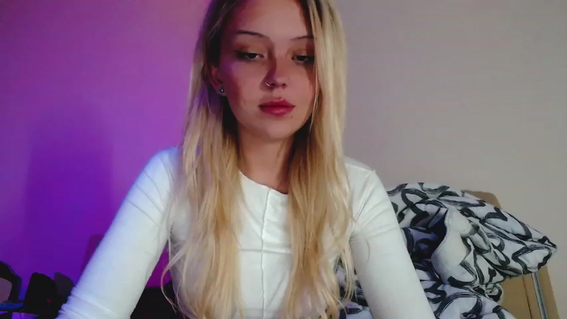 Gallery image thumbnail from Sk8Gurl420's myfreecams stream on, 01/08/2023, 19:04 image 4 of 20