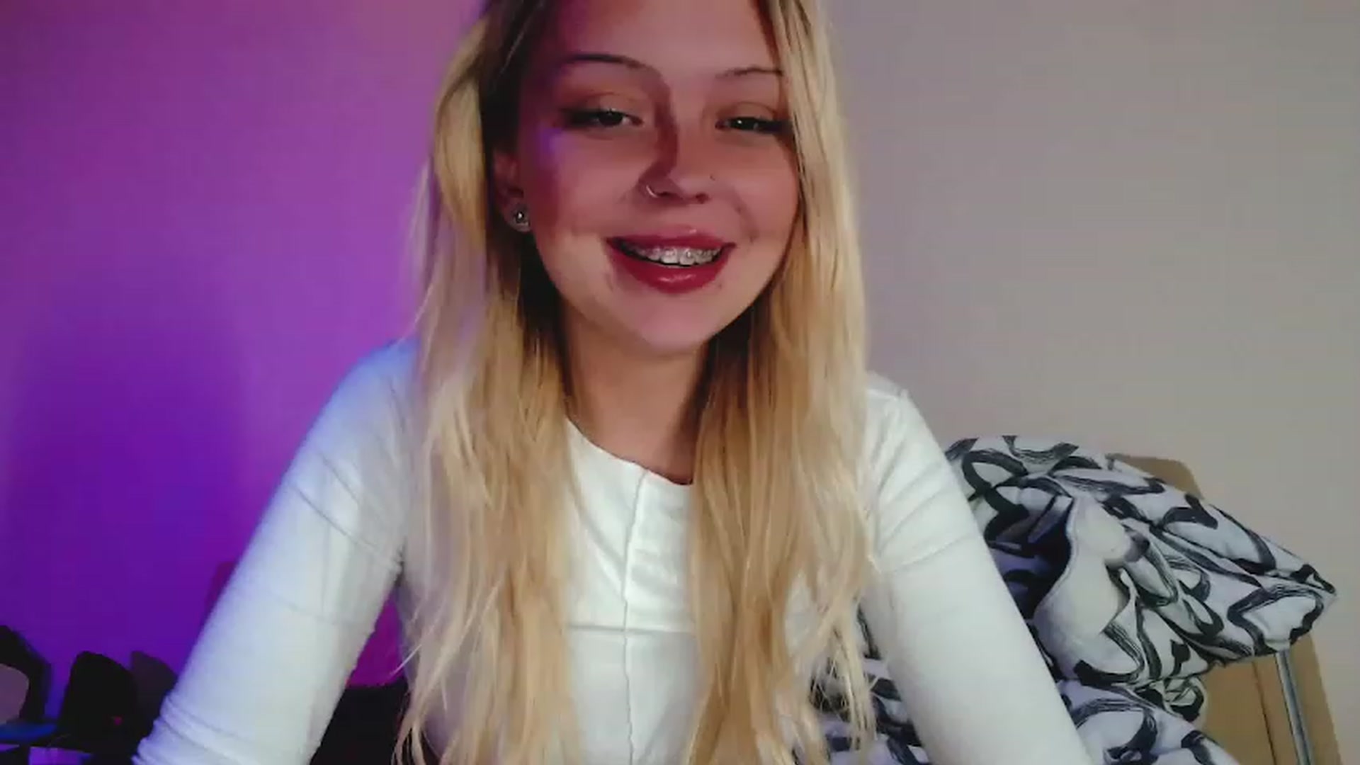 Gallery image thumbnail from Sk8Gurl420's myfreecams stream on, 01/08/2023, 19:04 image 2 of 20