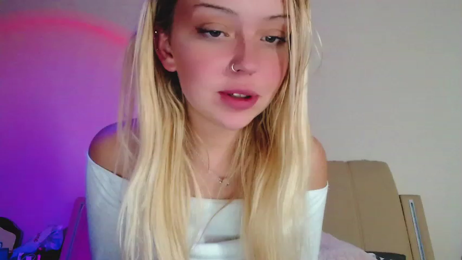 Gallery image thumbnail from Sk8Gurl420's myfreecams stream on, 01/10/2023, 18:28 image 7 of 20