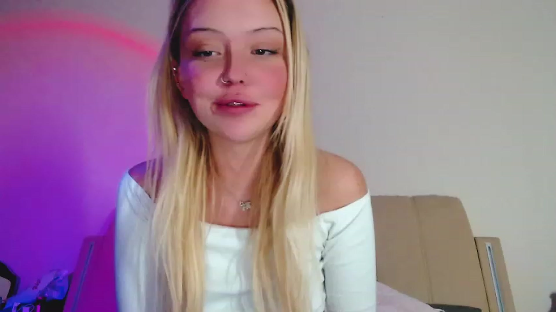 Gallery image thumbnail from Sk8Gurl420's myfreecams stream on, 01/10/2023, 18:28 image 12 of 20