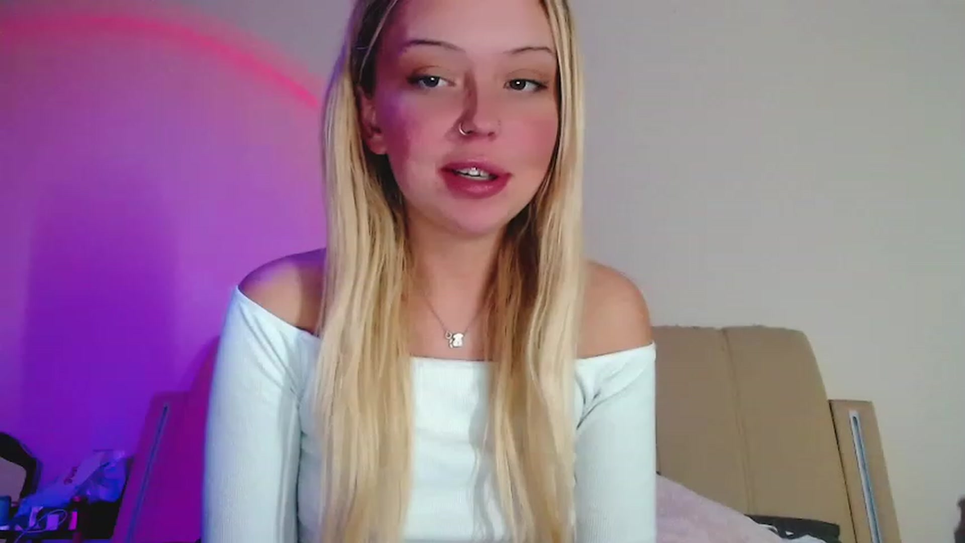 Gallery image thumbnail from Sk8Gurl420's myfreecams stream on, 01/10/2023, 18:28 image 13 of 20