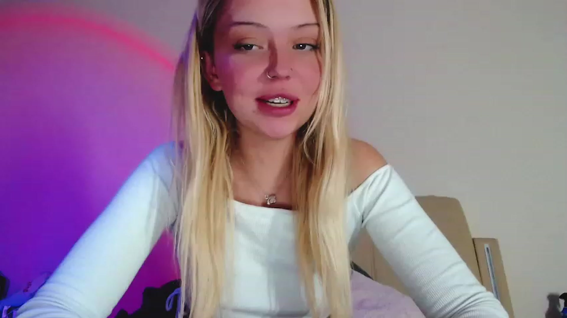 Gallery image thumbnail from Sk8Gurl420's myfreecams stream on, 01/10/2023, 18:28 image 9 of 20