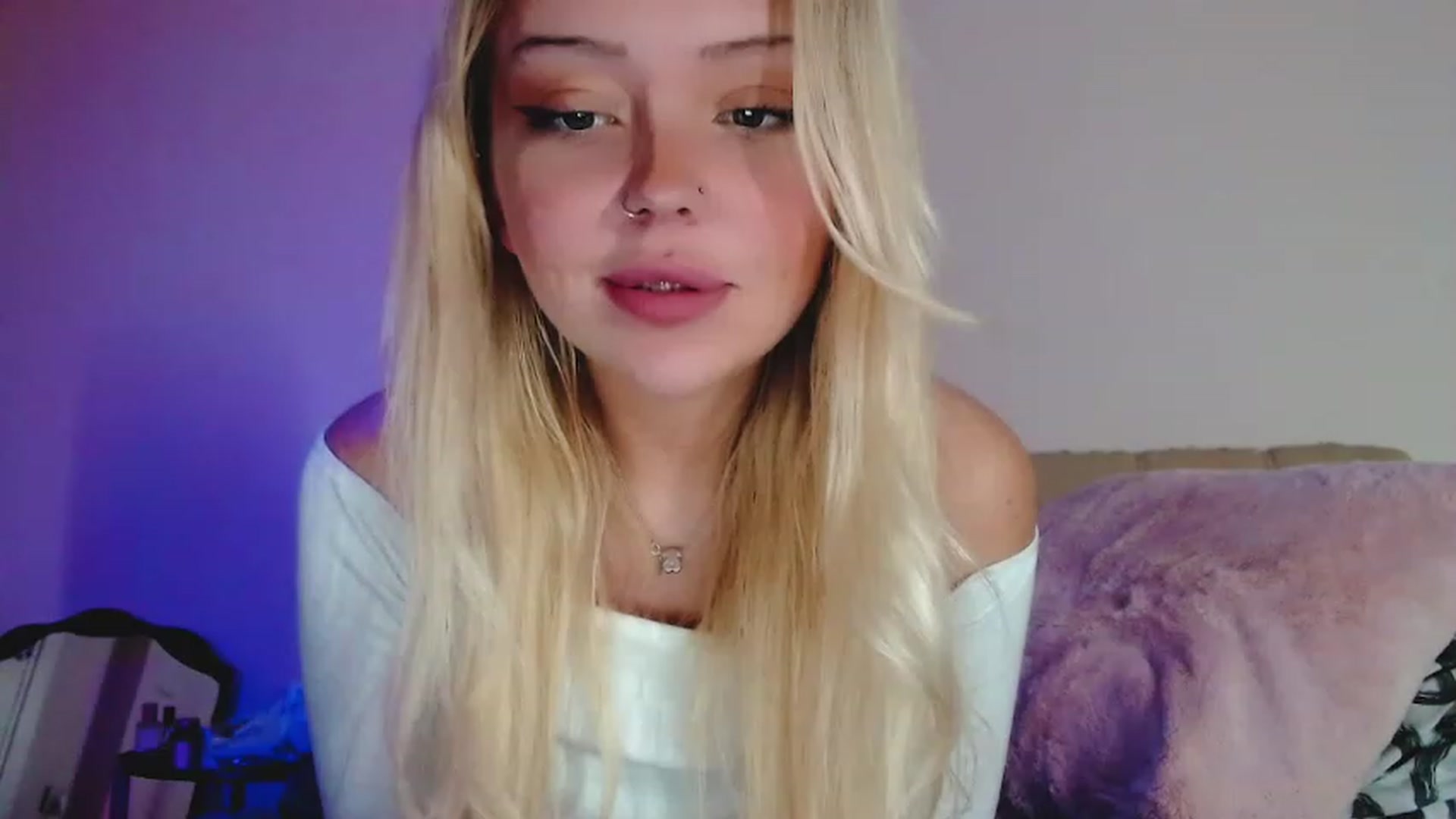 Gallery image thumbnail from Sk8Gurl420's myfreecams stream on, 01/12/2023, 17:49 image 11 of 20