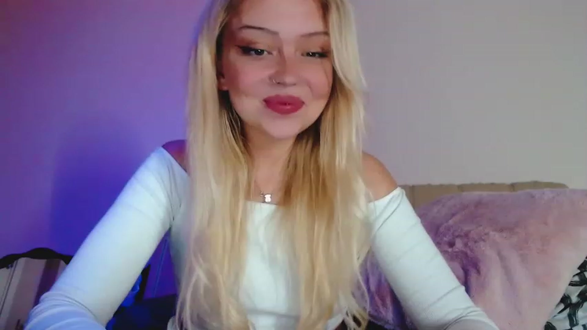 Gallery image thumbnail from Sk8Gurl420's myfreecams stream on, 01/12/2023, 17:49 image 13 of 20