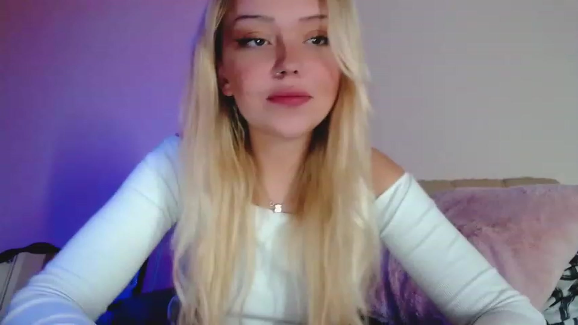 Gallery image thumbnail from Sk8Gurl420's myfreecams stream on, 01/12/2023, 17:49 image 14 of 20