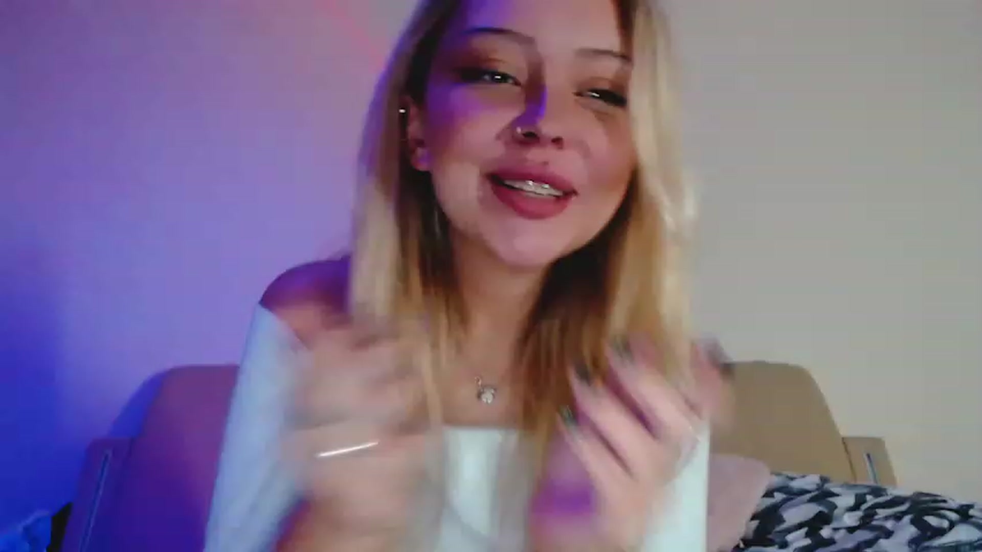 Gallery image thumbnail from Sk8Gurl420's myfreecams stream on, 01/12/2023, 19:10 image 16 of 20