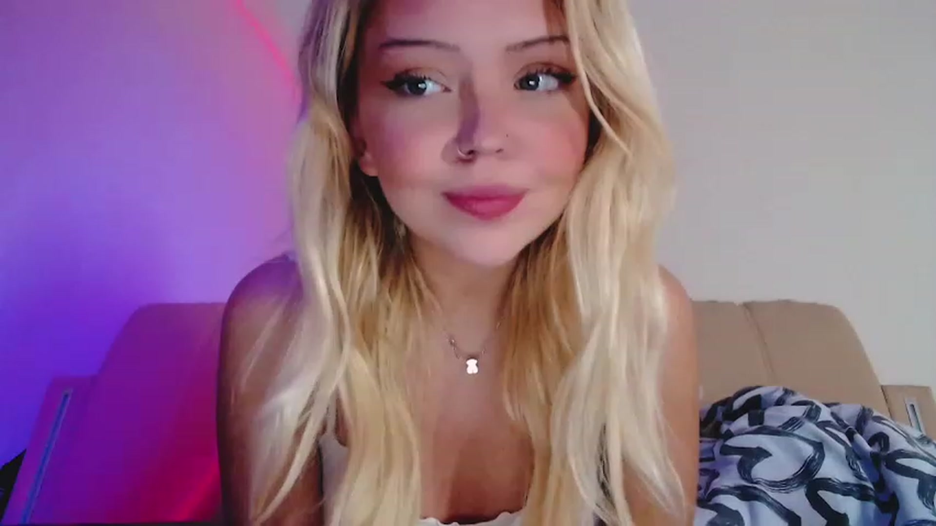 Gallery image thumbnail from Sk8Gurl420's myfreecams stream on, 01/13/2023, 07:35 image 8 of 20