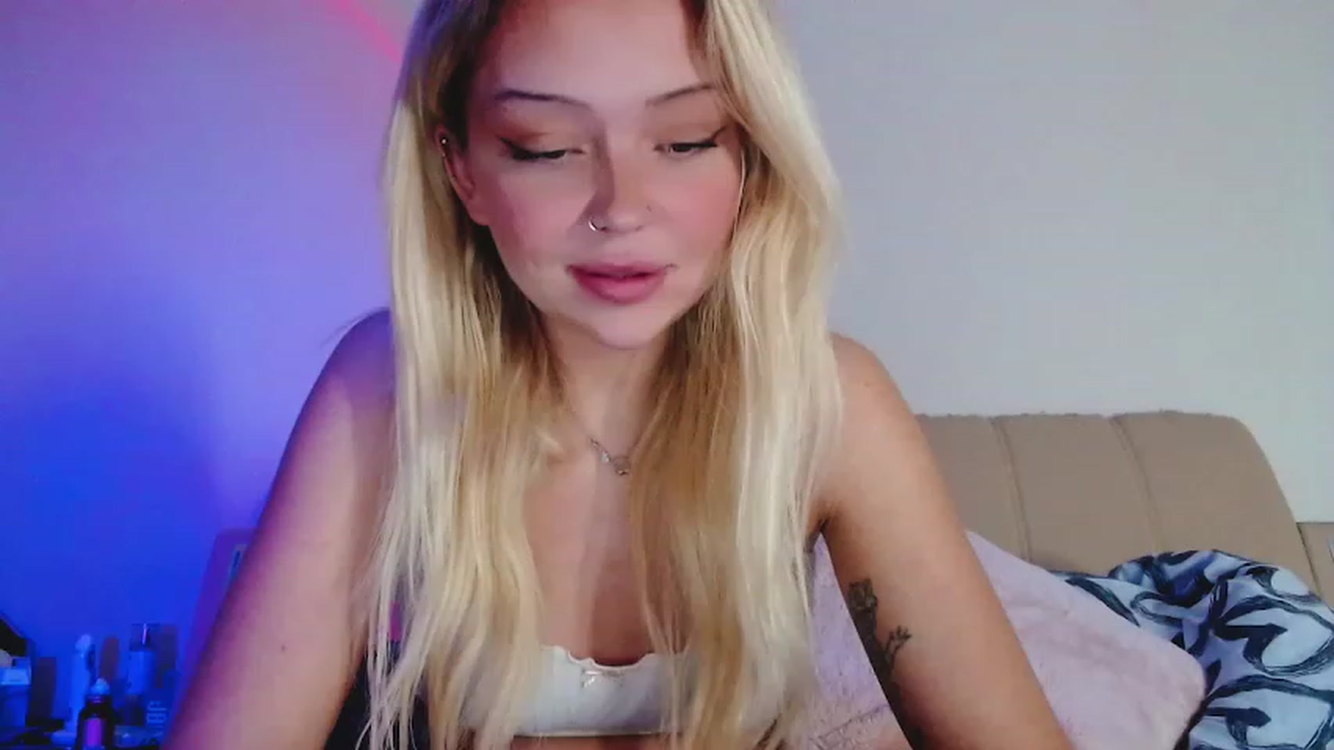 Gallery image thumbnail from Sk8Gurl420's myfreecams stream on, 01/13/2023, 18:16 image 12 of 20