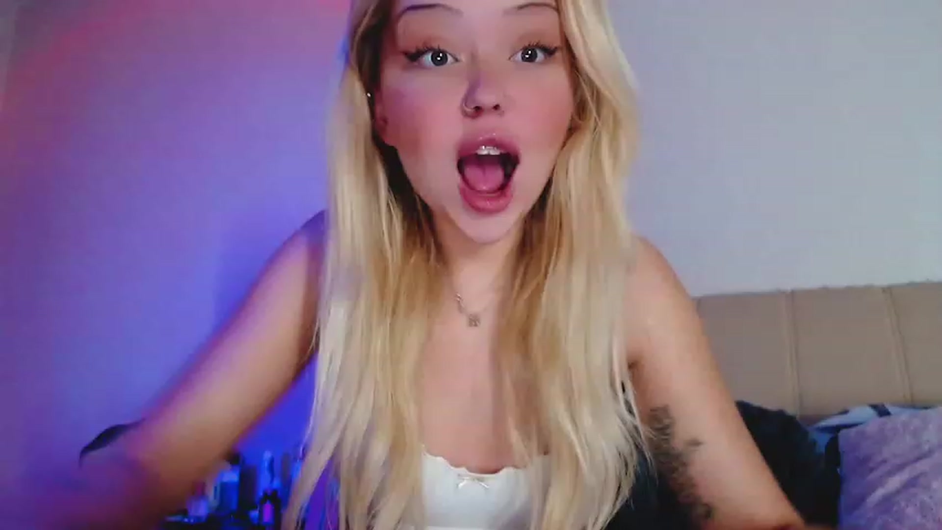 Gallery image thumbnail from Sk8Gurl420's myfreecams stream on, 01/13/2023, 18:16 image 6 of 20