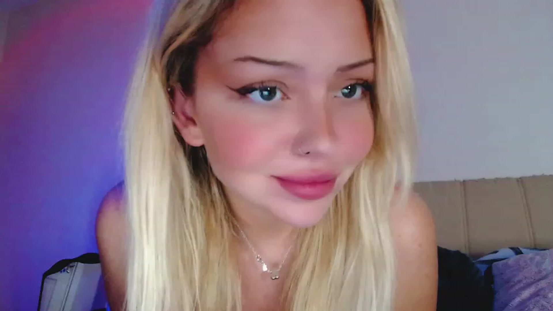 Gallery image thumbnail from Sk8Gurl420's myfreecams stream on, 01/13/2023, 18:16 image 3 of 20